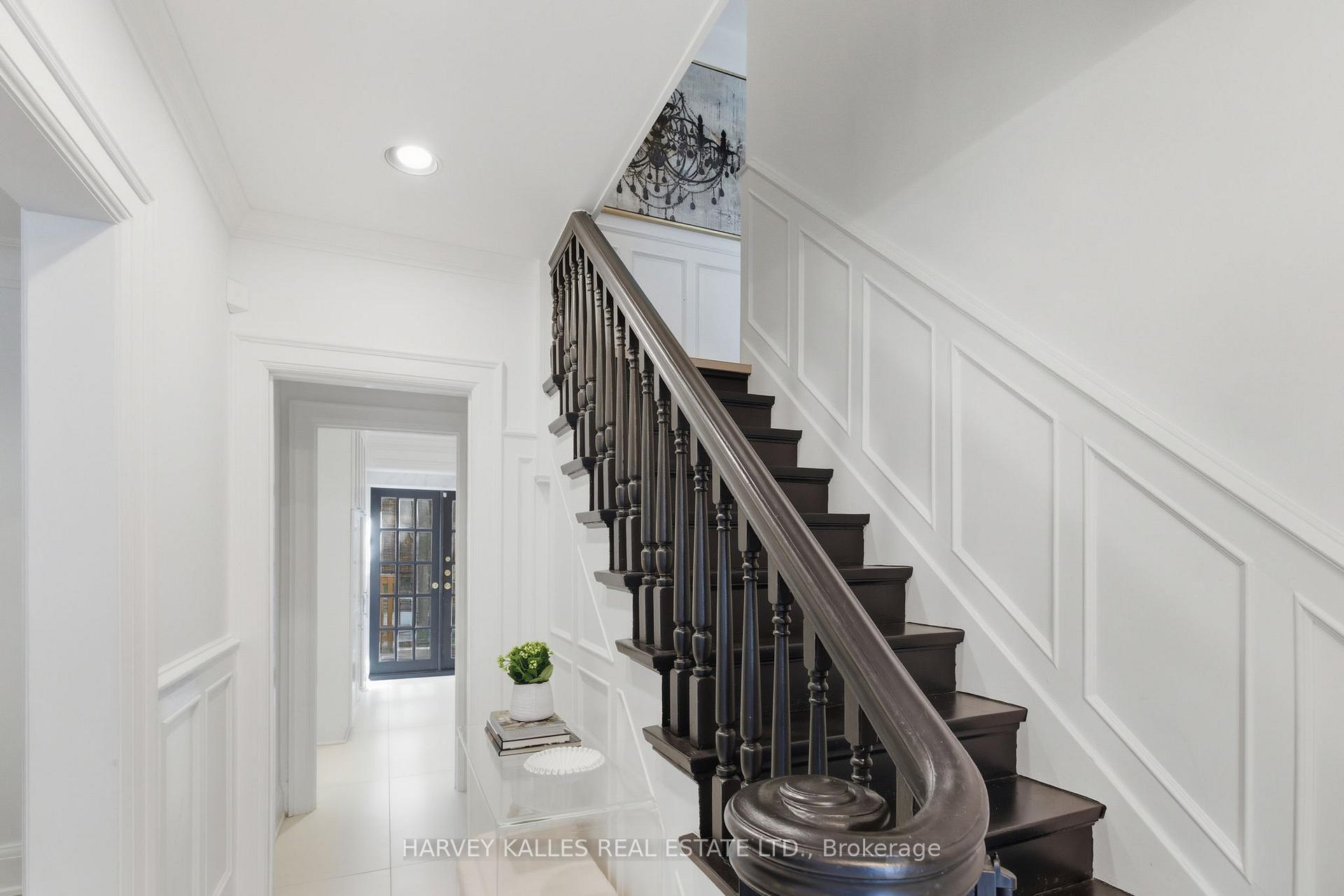 Photo 12 of 29 Glenarden Road, Toronto, Forest Hill North — HOMEH