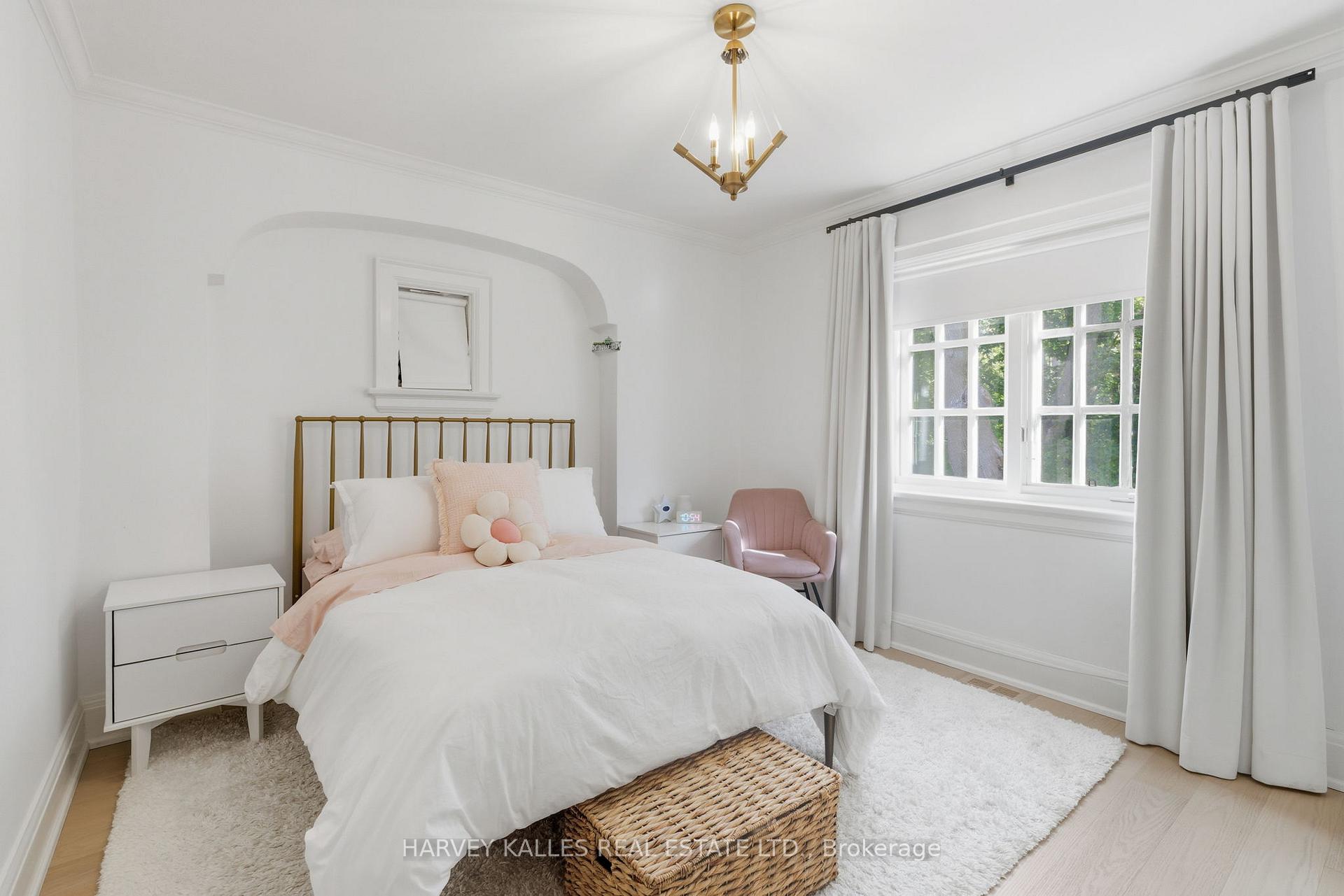Photo 16 of 29 Glenarden Road, Toronto, Forest Hill North — HOMEH