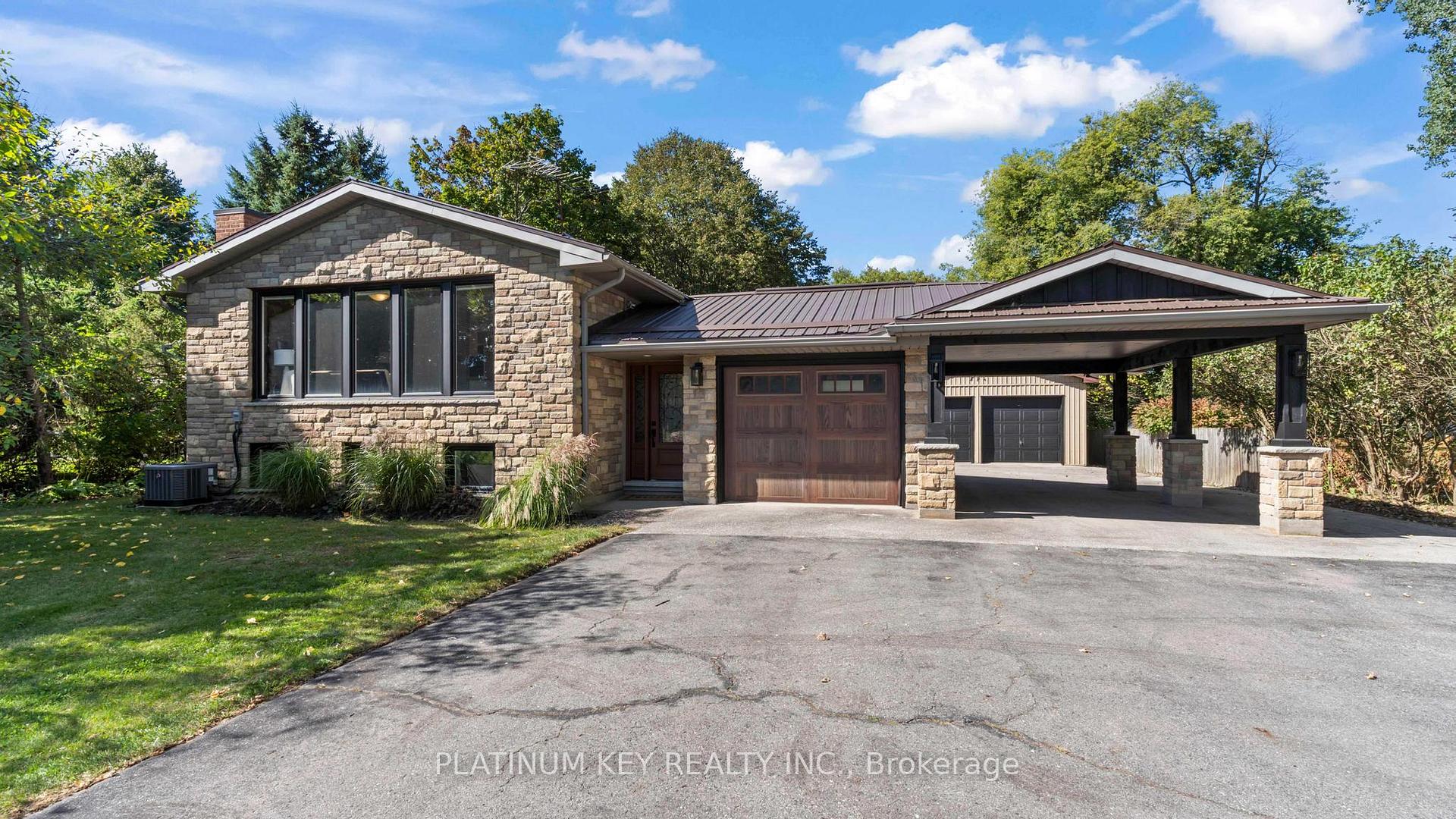 Photo 3 of 8846 Glendon Drive, Strathroy-Caradoc, Mount Brydges — HOMEH