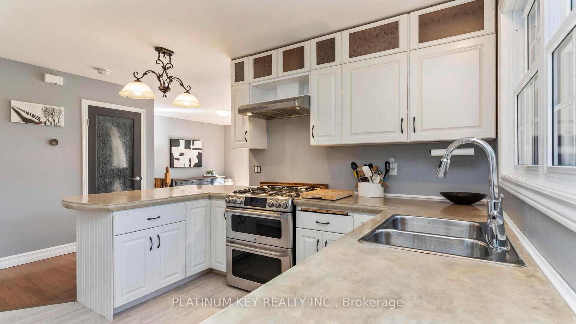 Photo 13 of 8846 Glendon Drive, Strathroy-Caradoc, Mount Brydges — HOMEH
