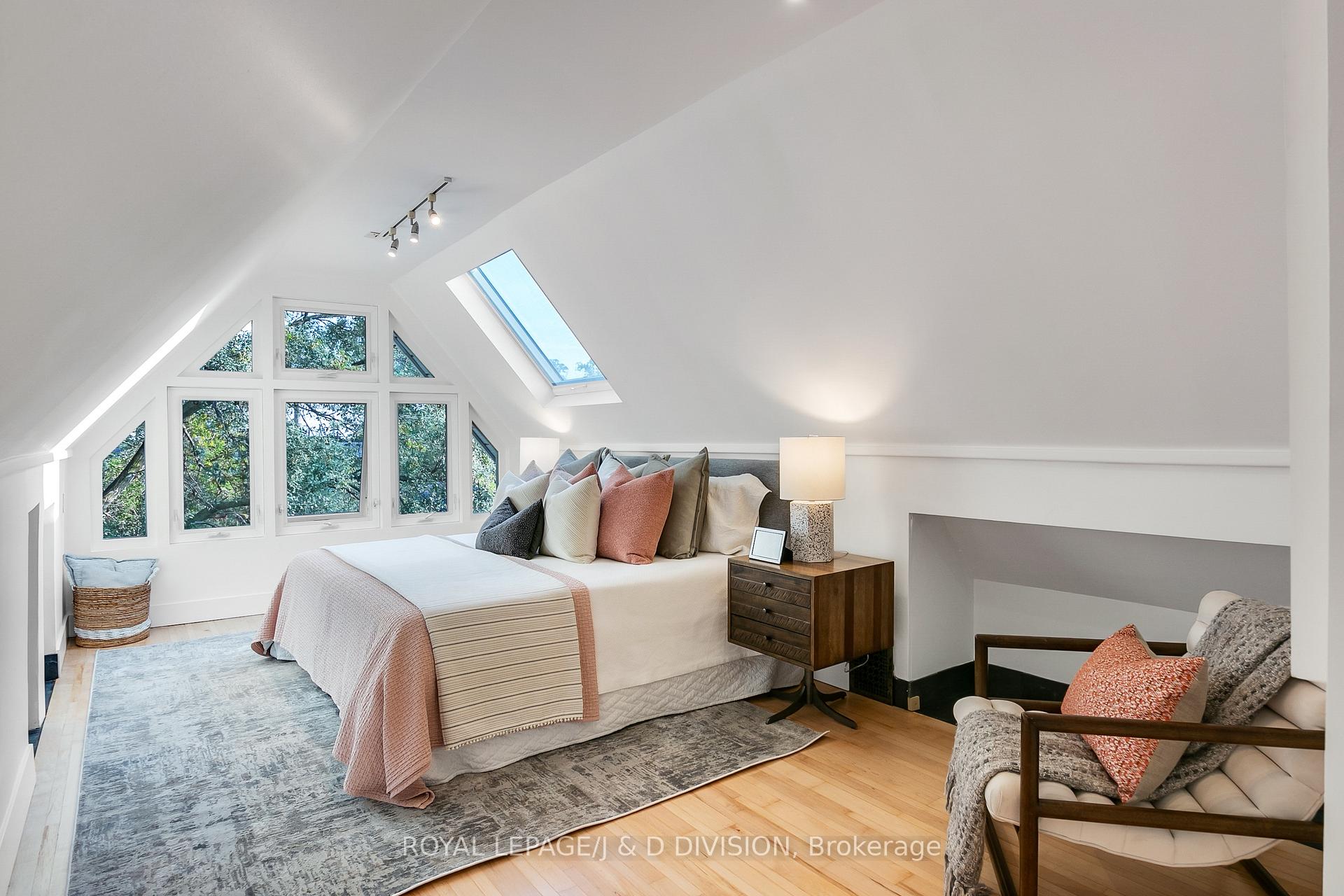Photo 37 of 44 Dingwall Avenue, Toronto, Blake-Jones — HOMEH