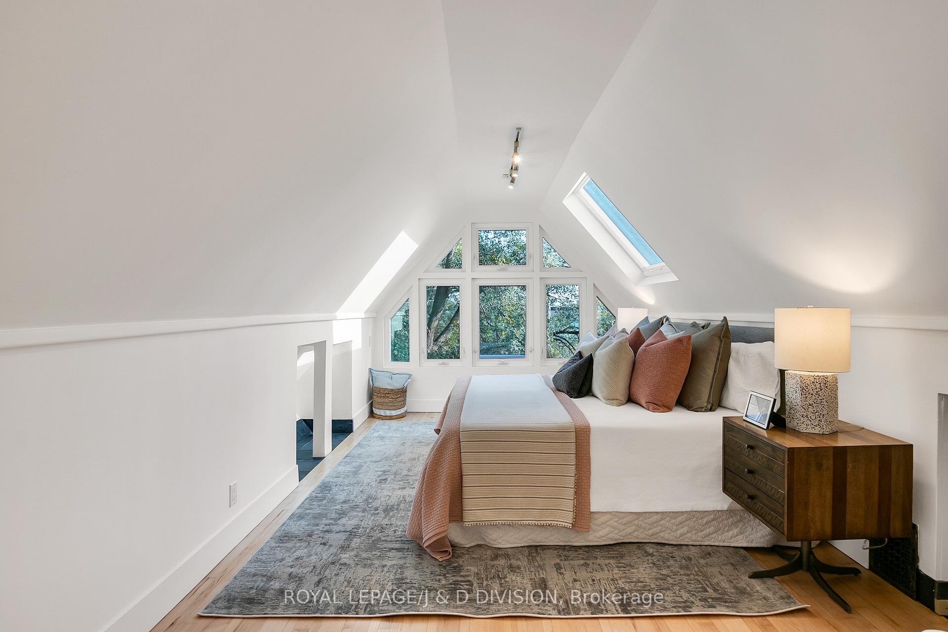 Photo 38 of 44 Dingwall Avenue, Toronto, Blake-Jones — HOMEH