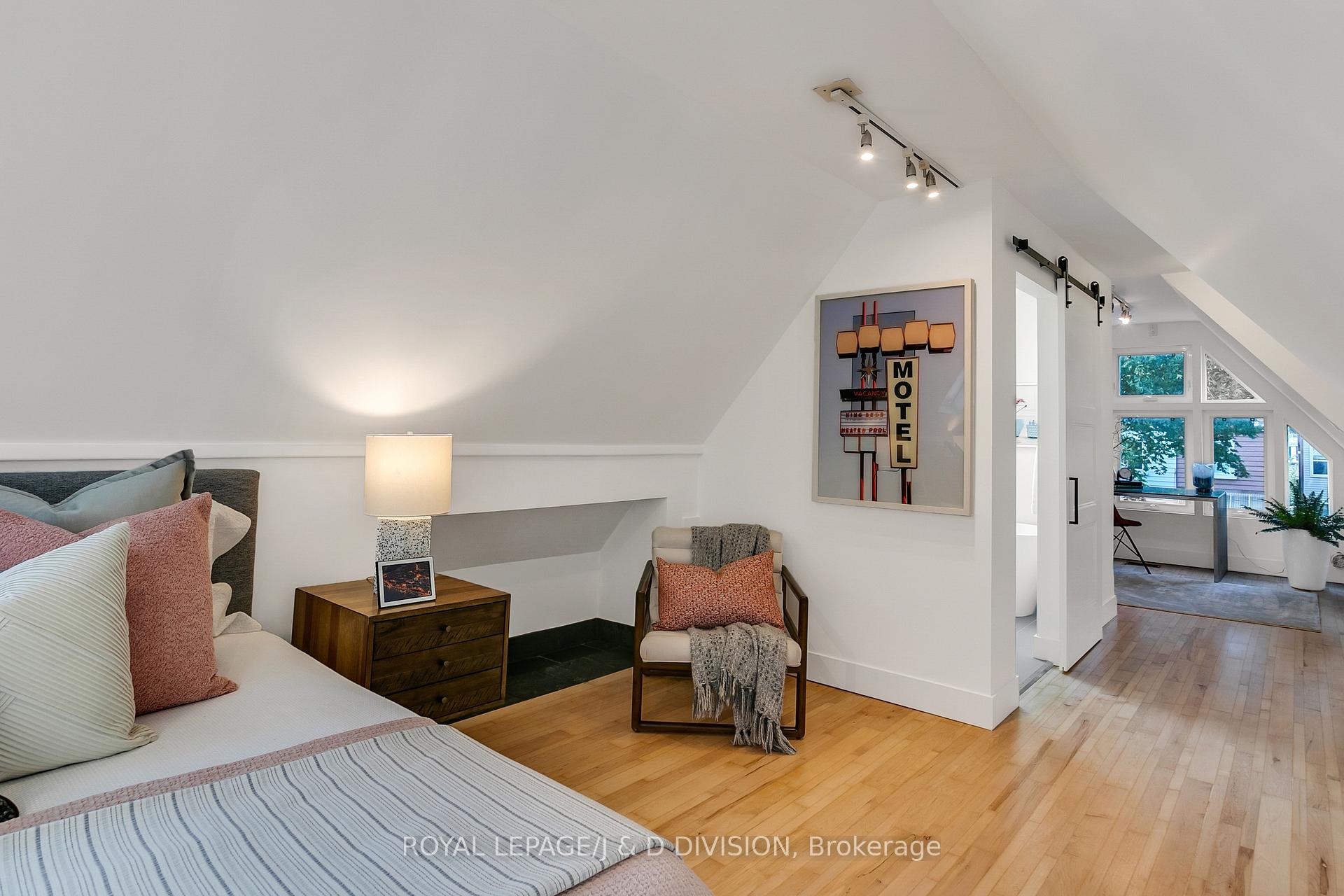 Photo 40 of 44 Dingwall Avenue, Toronto, Blake-Jones — HOMEH