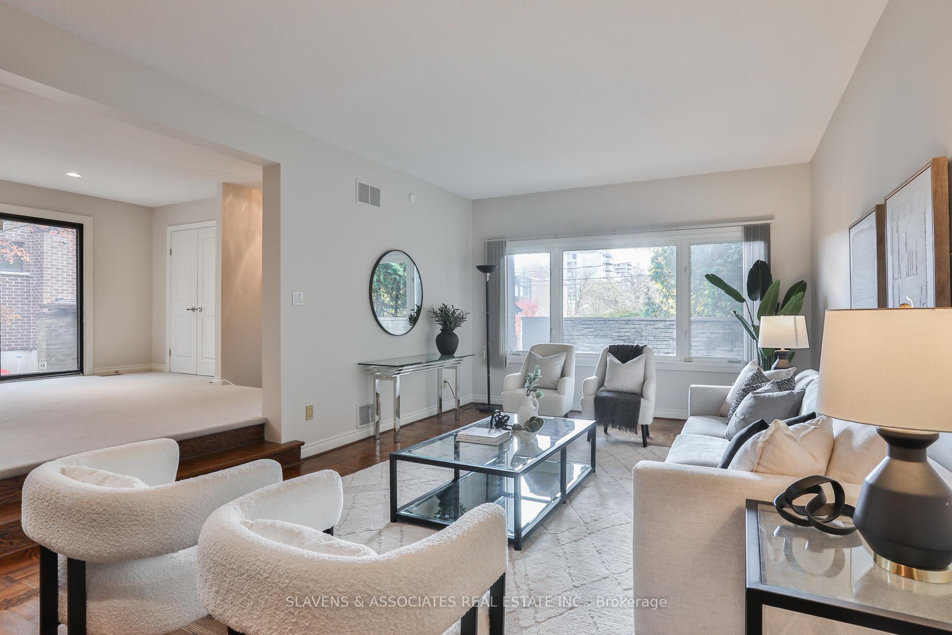 Photo 6 of 32 Hillmount Avenue, Toronto, Englemount-Lawrence — HOMEH