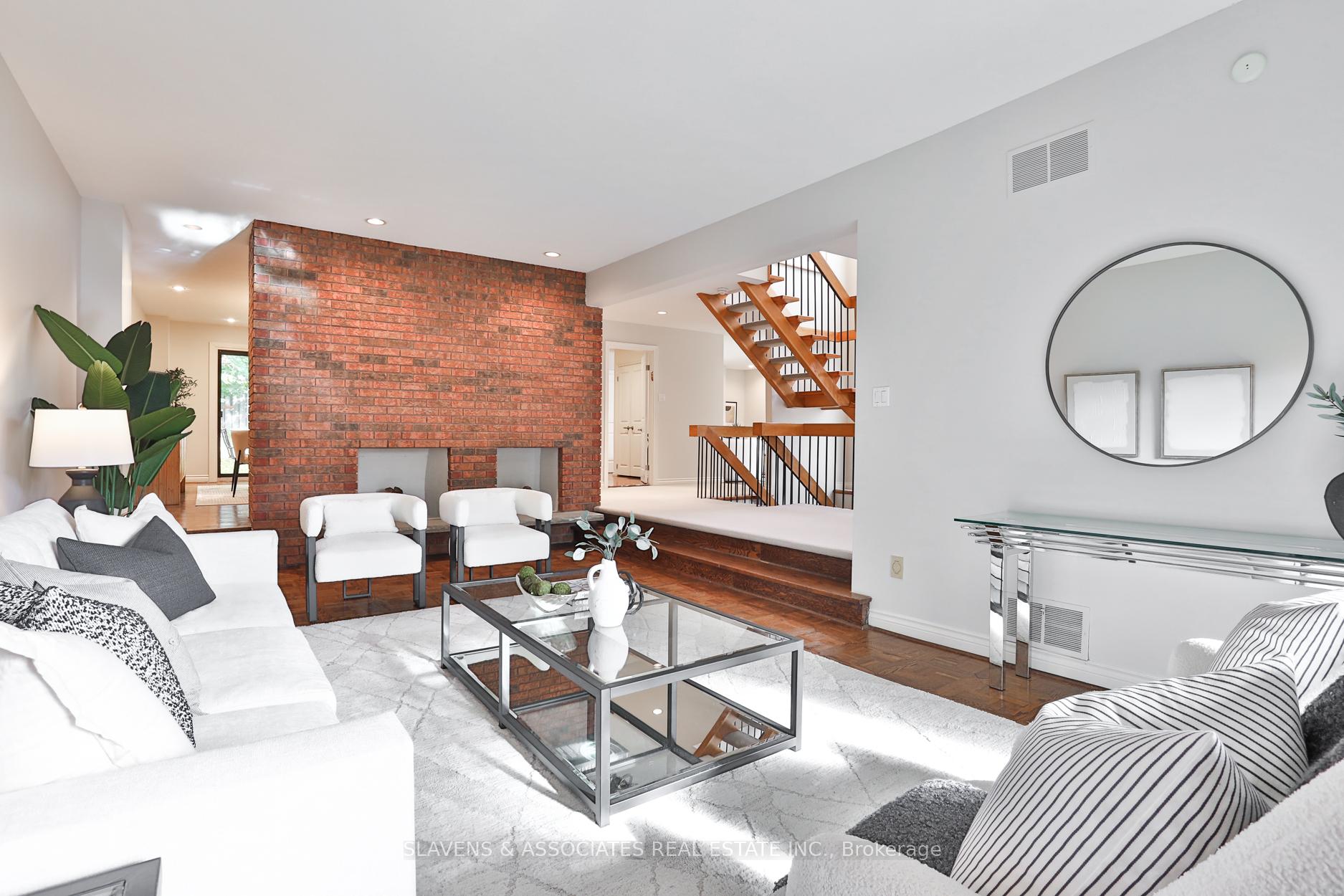 Photo 7 of 32 Hillmount Avenue, Toronto, Englemount-Lawrence — HOMEH