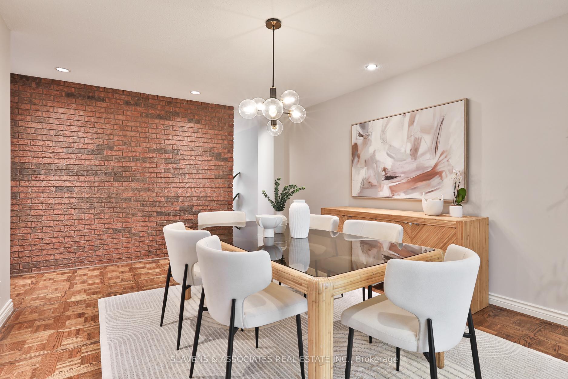 Photo 9 of 32 Hillmount Avenue, Toronto, Englemount-Lawrence — HOMEH