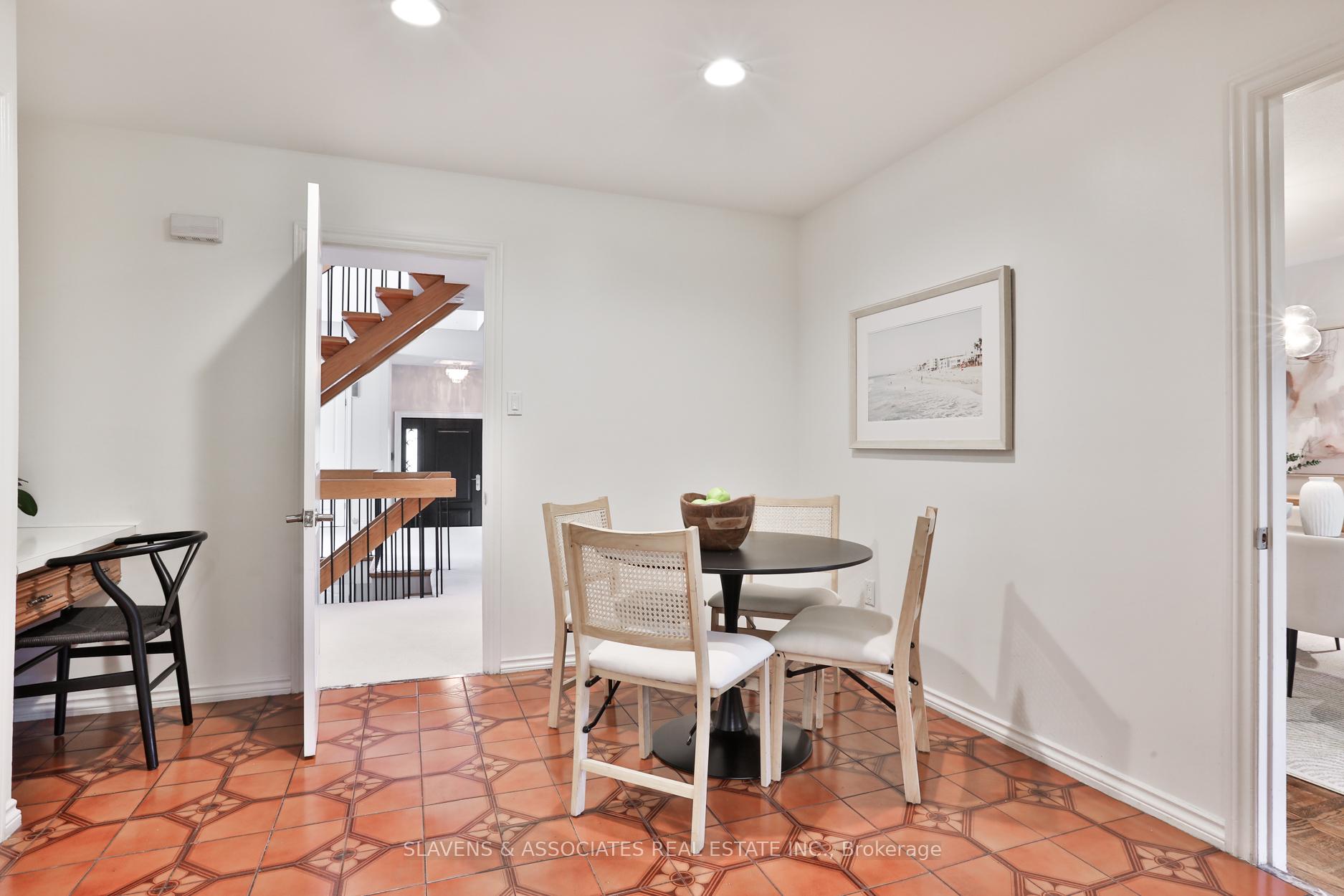 Photo 12 of 32 Hillmount Avenue, Toronto, Englemount-Lawrence — HOMEH