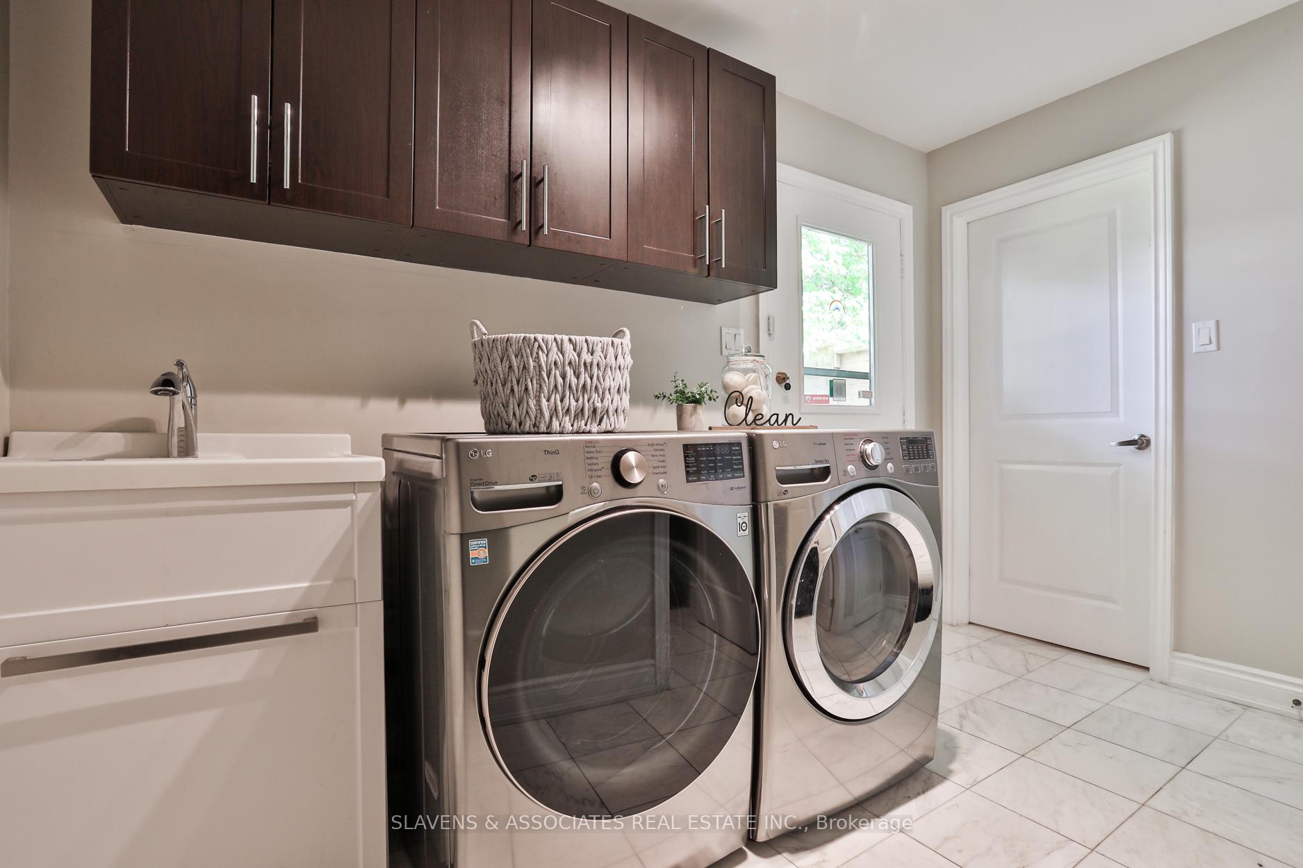 Photo 16 of 32 Hillmount Avenue, Toronto, Englemount-Lawrence — HOMEH