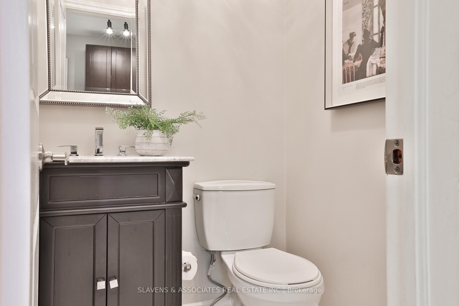 Photo 17 of 32 Hillmount Avenue, Toronto, Englemount-Lawrence — HOMEH