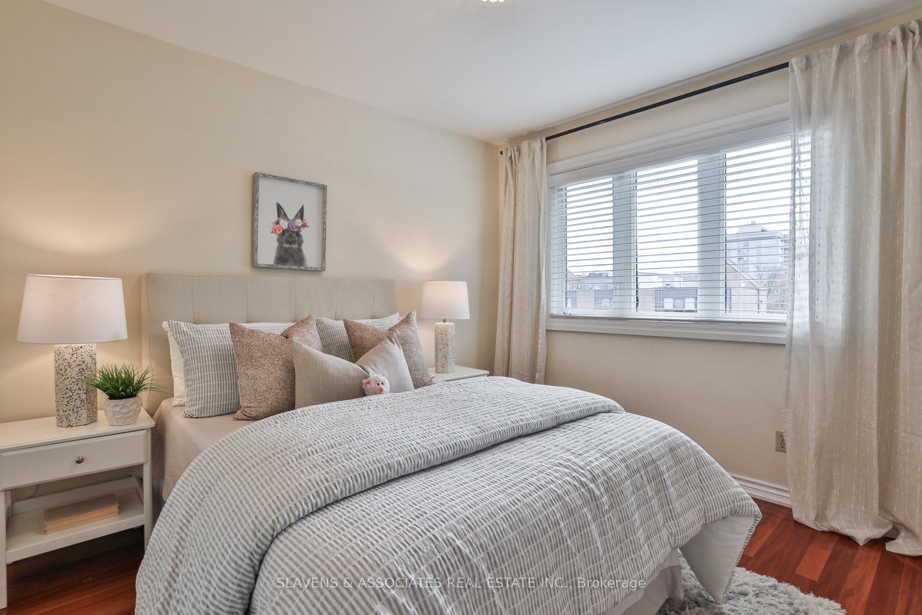Photo 21 of 32 Hillmount Avenue, Toronto, Englemount-Lawrence — HOMEH