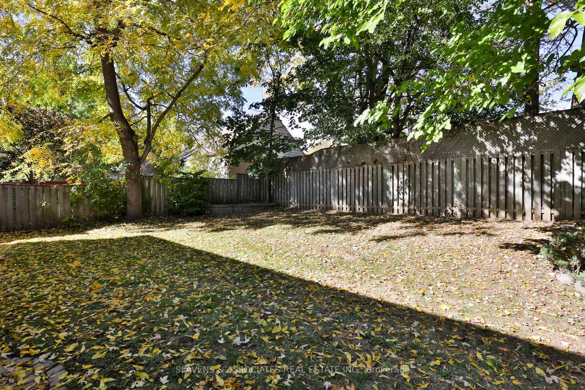 Photo 35 of 32 Hillmount Avenue, Toronto, Englemount-Lawrence — HOMEH