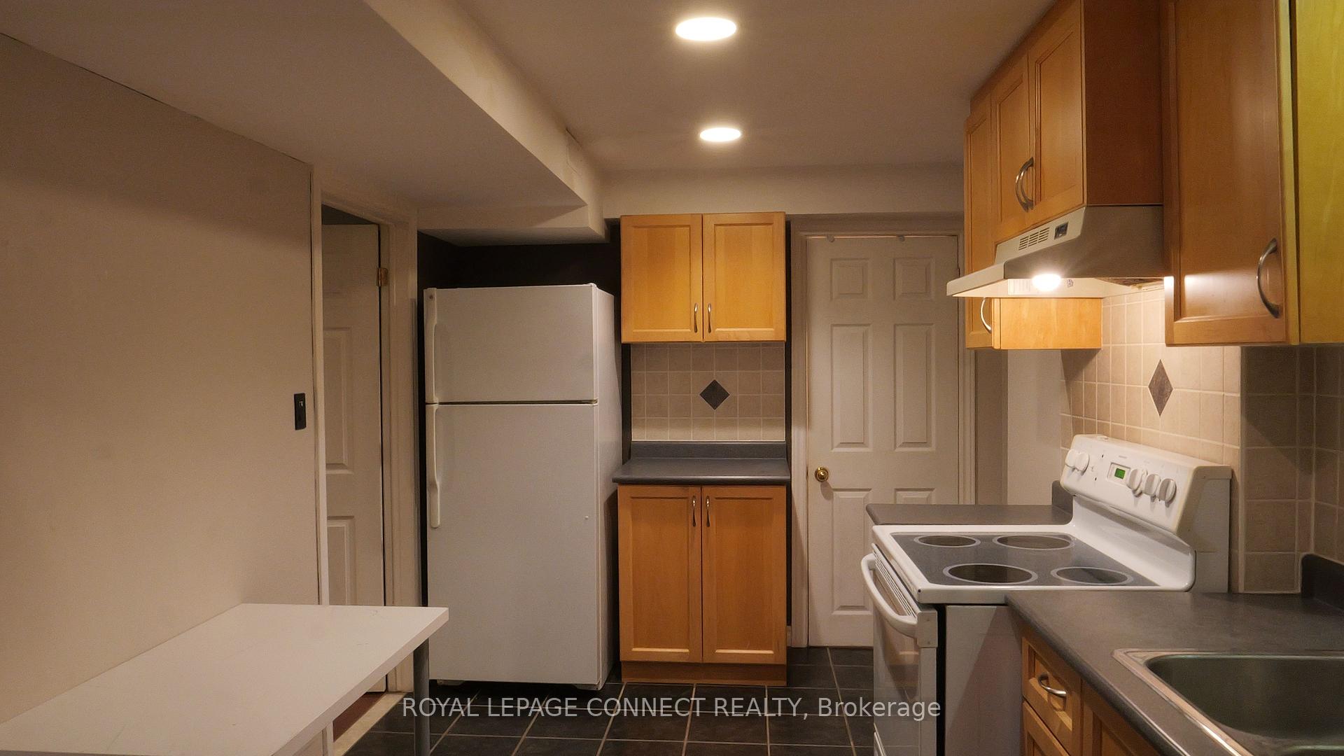 Photo 2 of Unit Bsmt, 302 Springdale Boulevard, Toronto, Danforth Village-East York — HOMEH