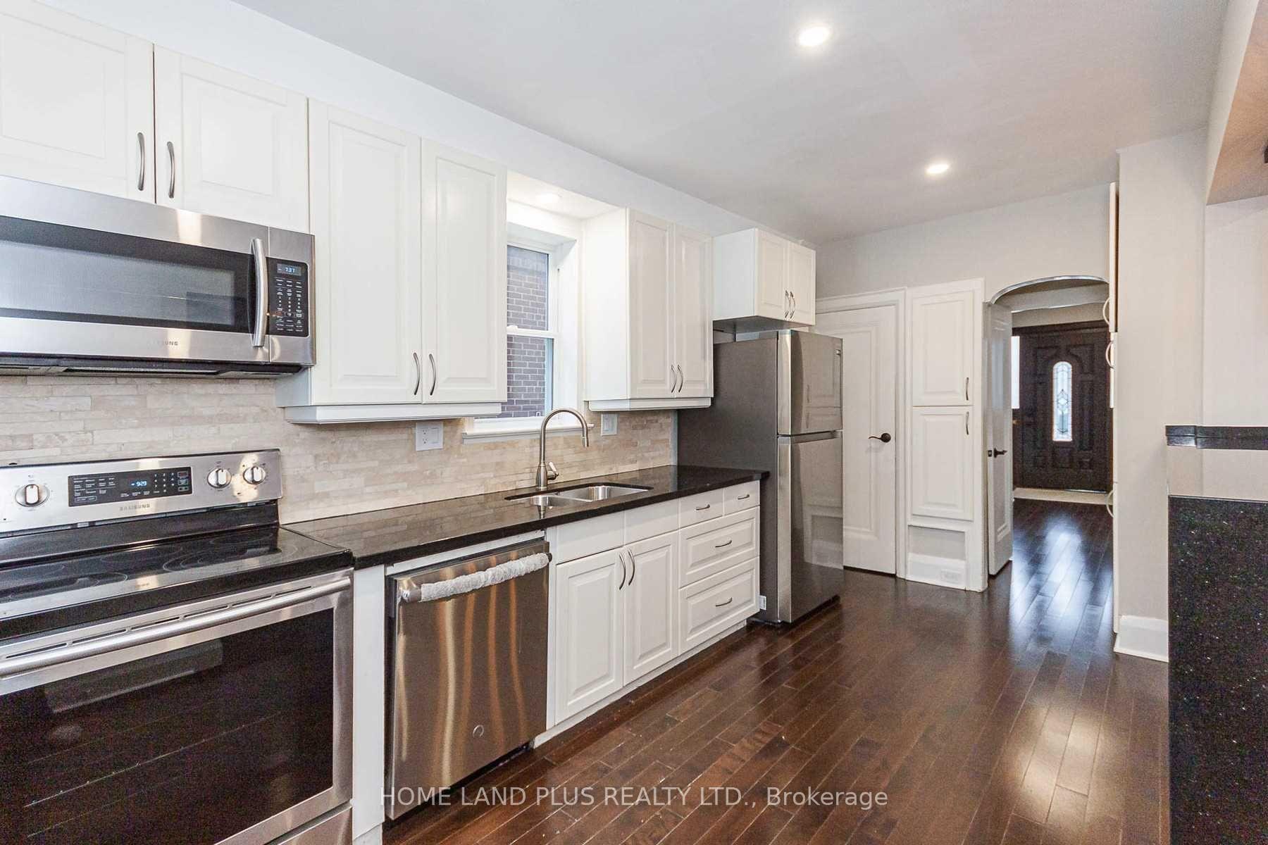 Photo 8 of 108 Brooke Avenue, Toronto, Bedford Park-Nortown — HOMEH