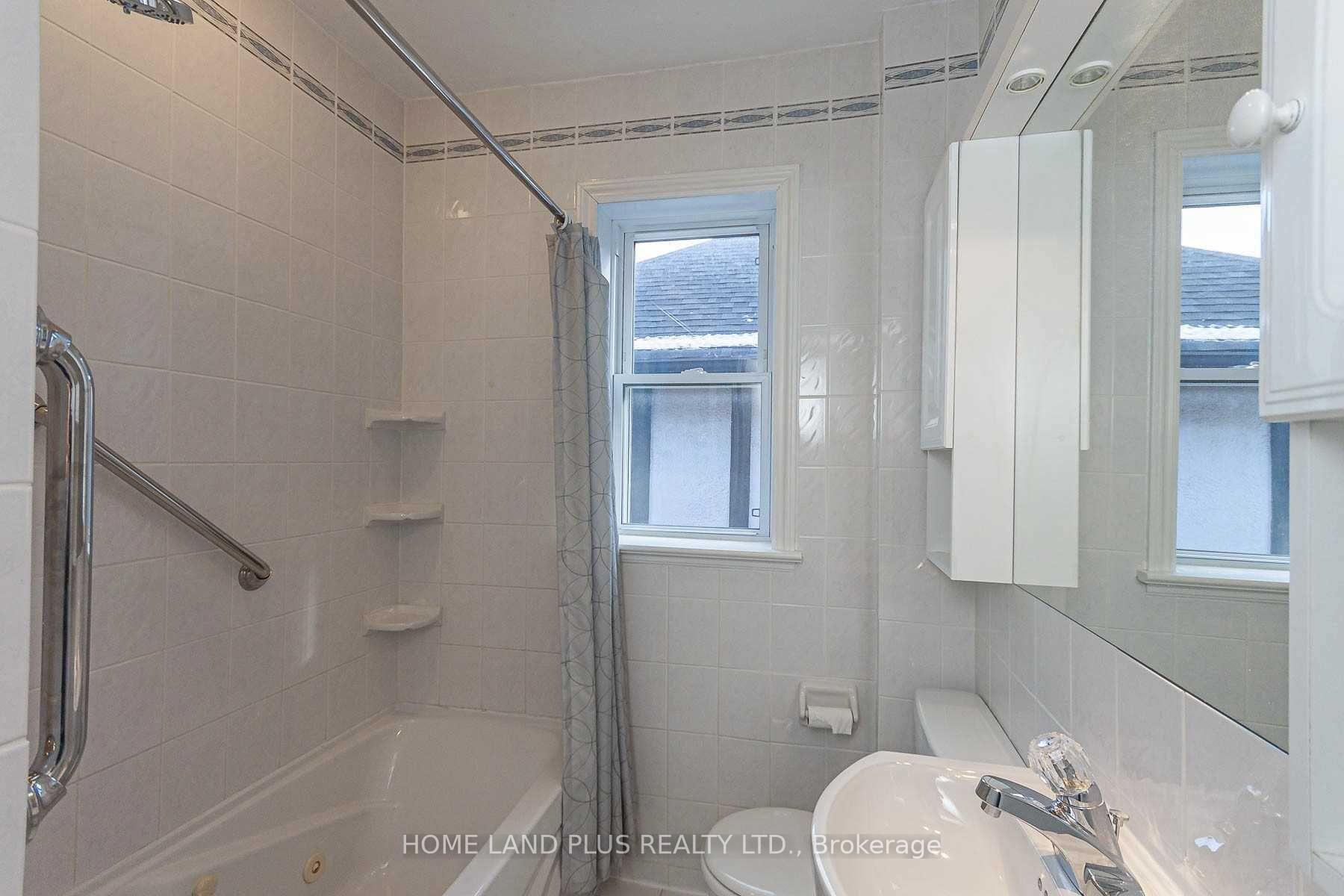 Photo 18 of 108 Brooke Avenue, Toronto, Bedford Park-Nortown — HOMEH