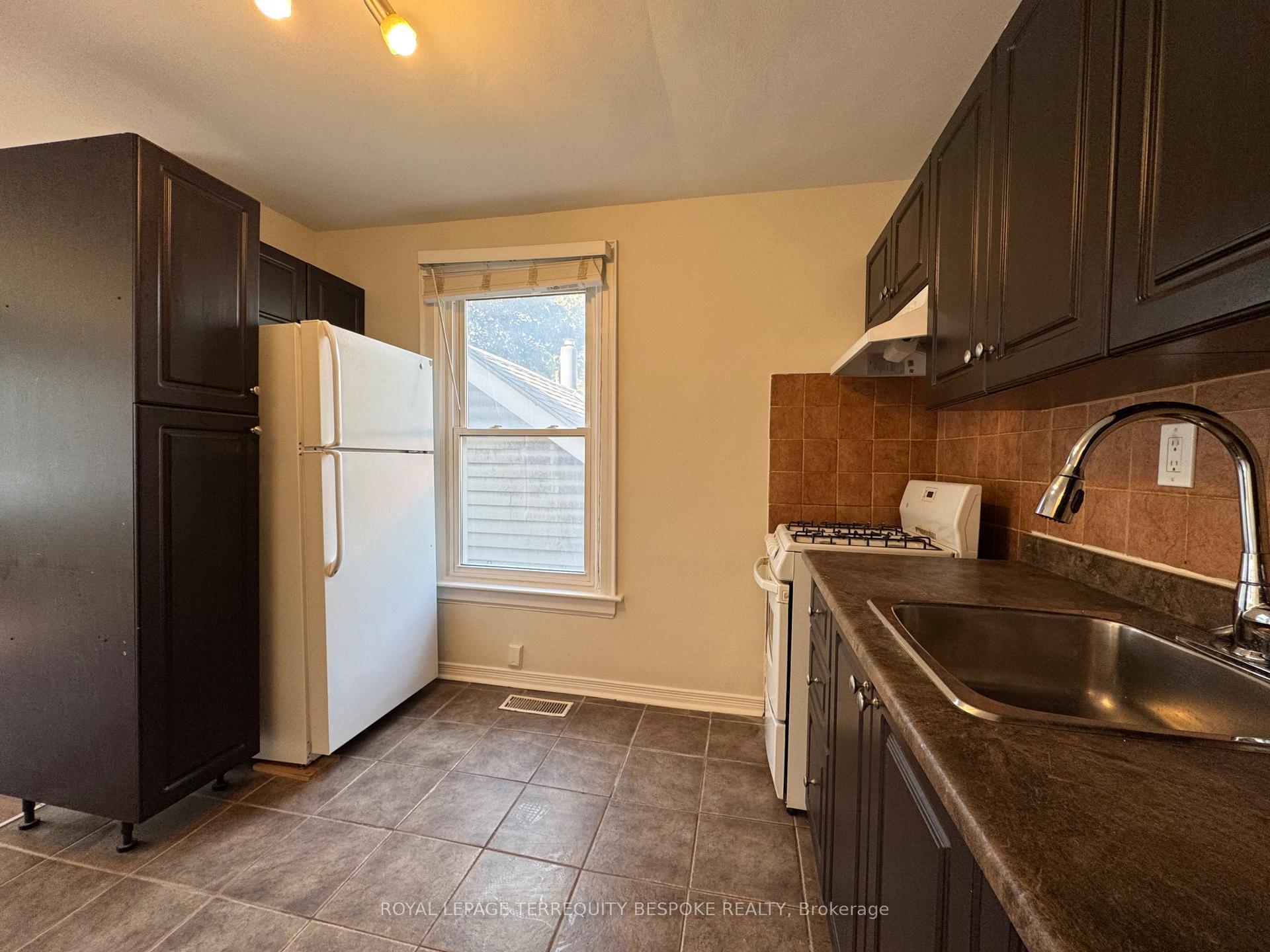Photo 5 of Unit 3 - upper, 19 Lewis Street, Toronto, South Riverdale — HOMEH