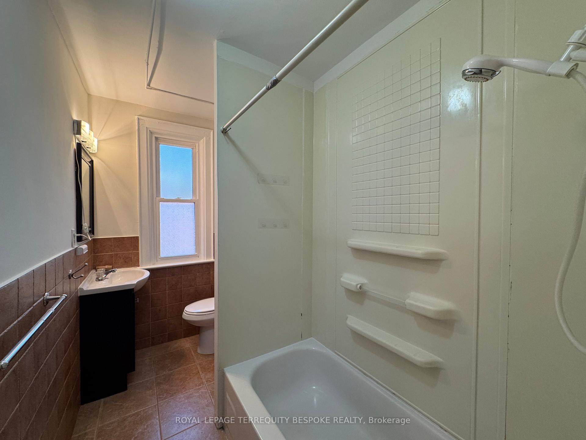 Photo 8 of Unit 3 - upper, 19 Lewis Street, Toronto, South Riverdale — HOMEH