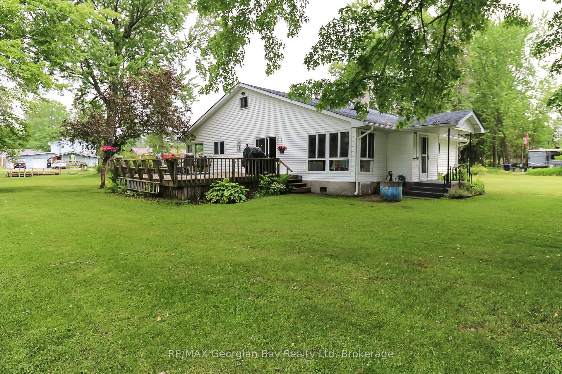 Photo 3 of 31 Hearthstone Drive, Tay, Rural Tay — HOMEH