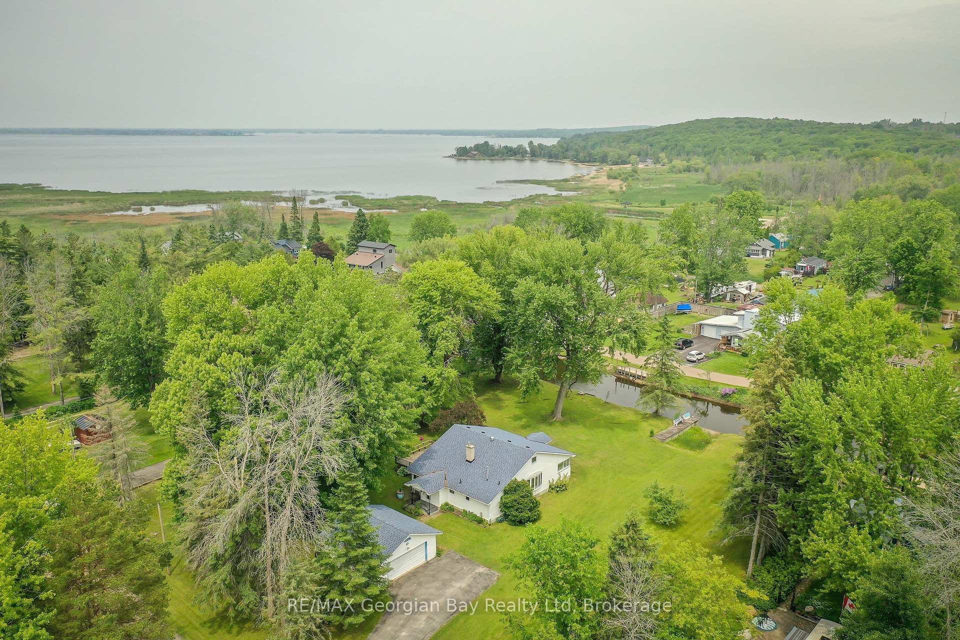 Photo 4 of 31 Hearthstone Drive, Tay, Rural Tay — HOMEH