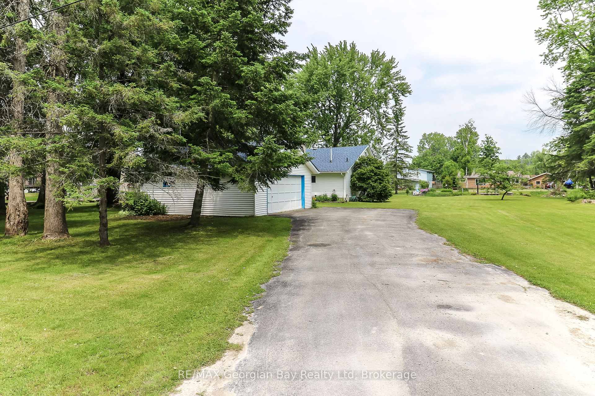 Photo 31 of 31 Hearthstone Drive, Tay, Rural Tay — HOMEH