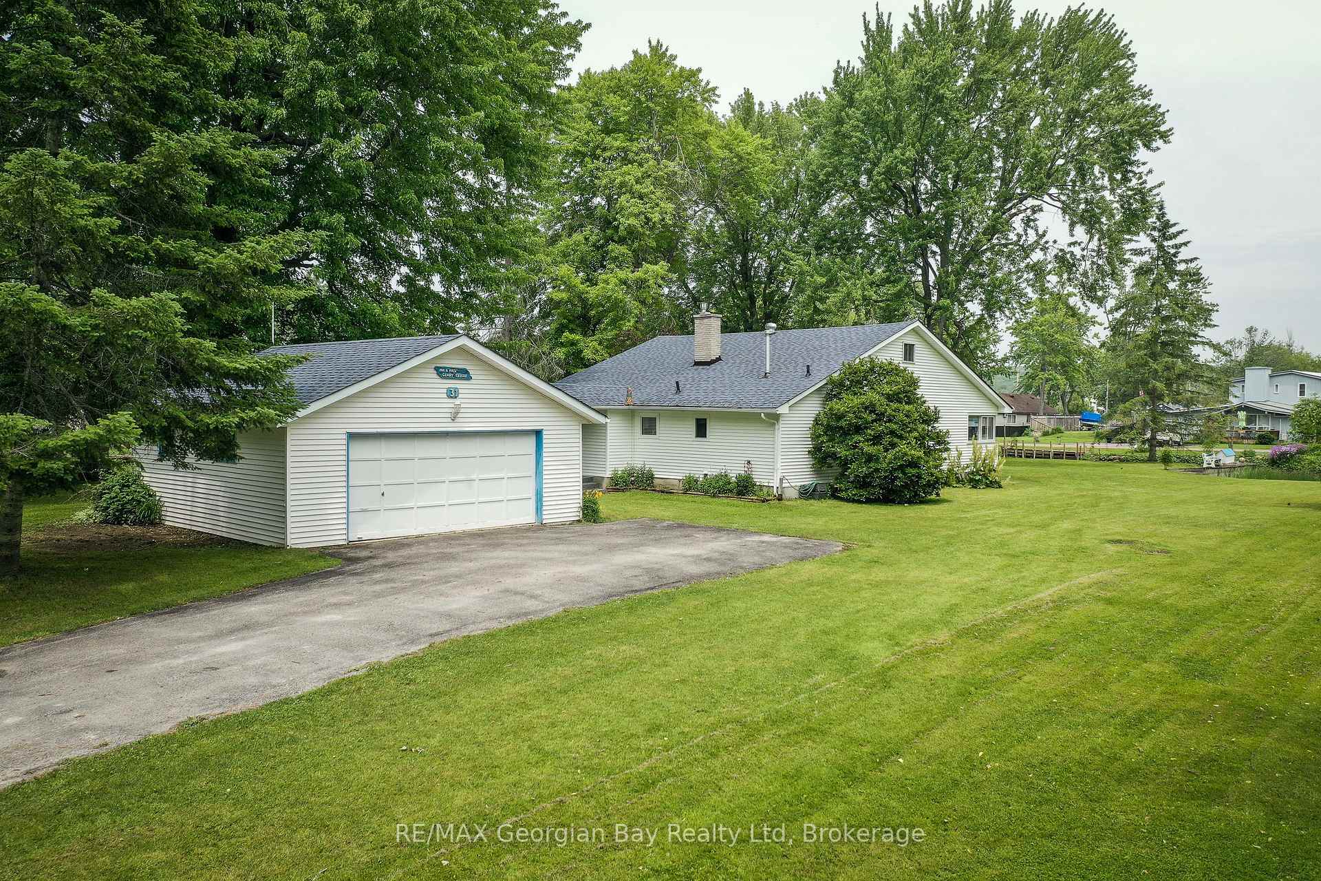 Photo 32 of 31 Hearthstone Drive, Tay, Rural Tay — HOMEH