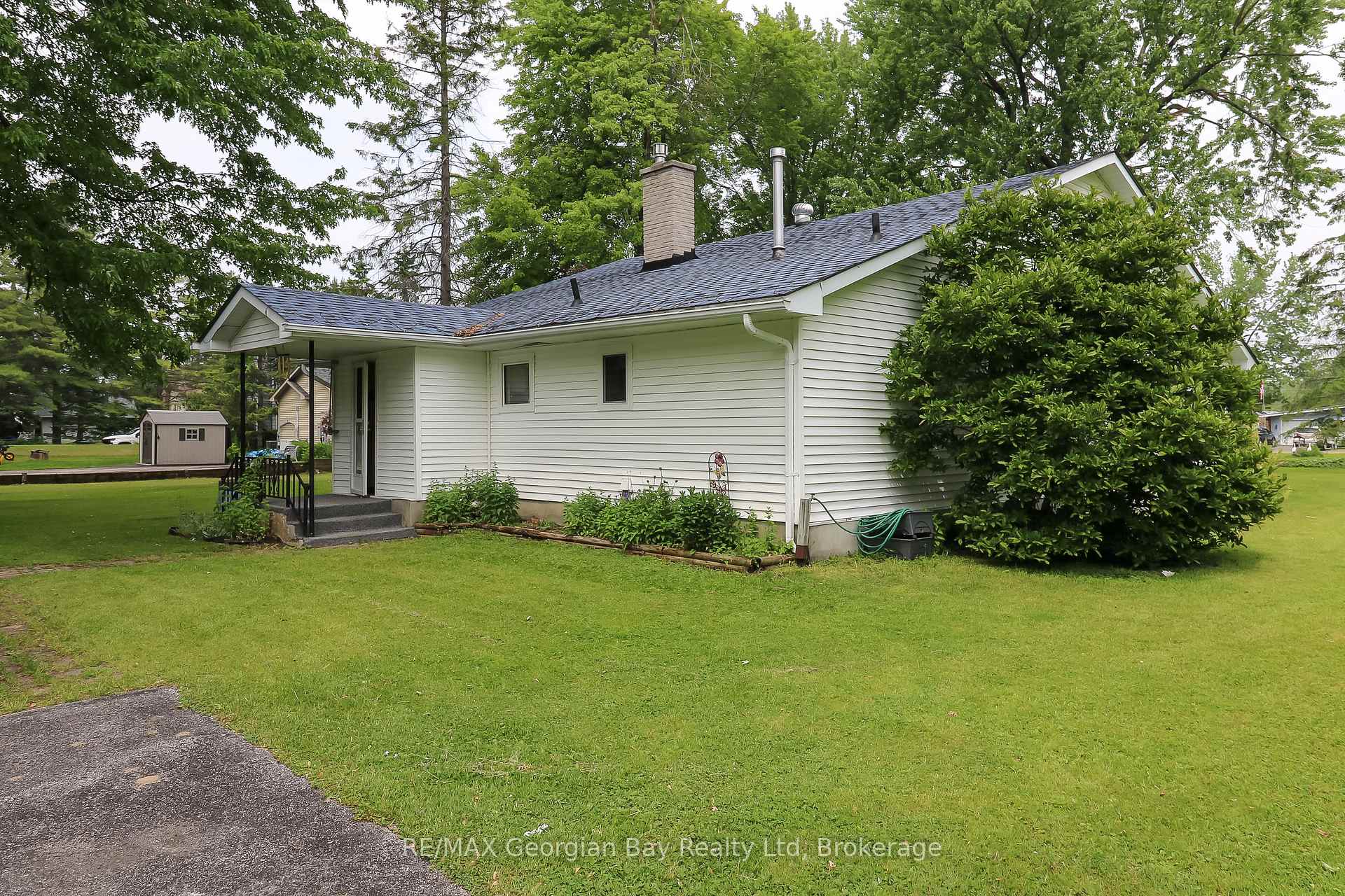 Photo 33 of 31 Hearthstone Drive, Tay, Rural Tay — HOMEH