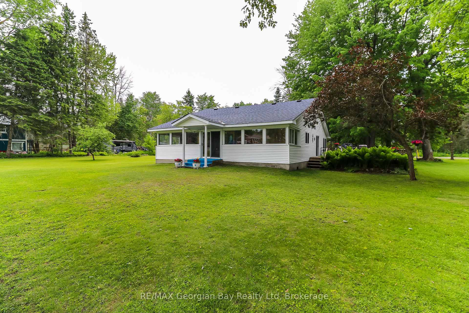 Photo 36 of 31 Hearthstone Drive, Tay, Rural Tay — HOMEH