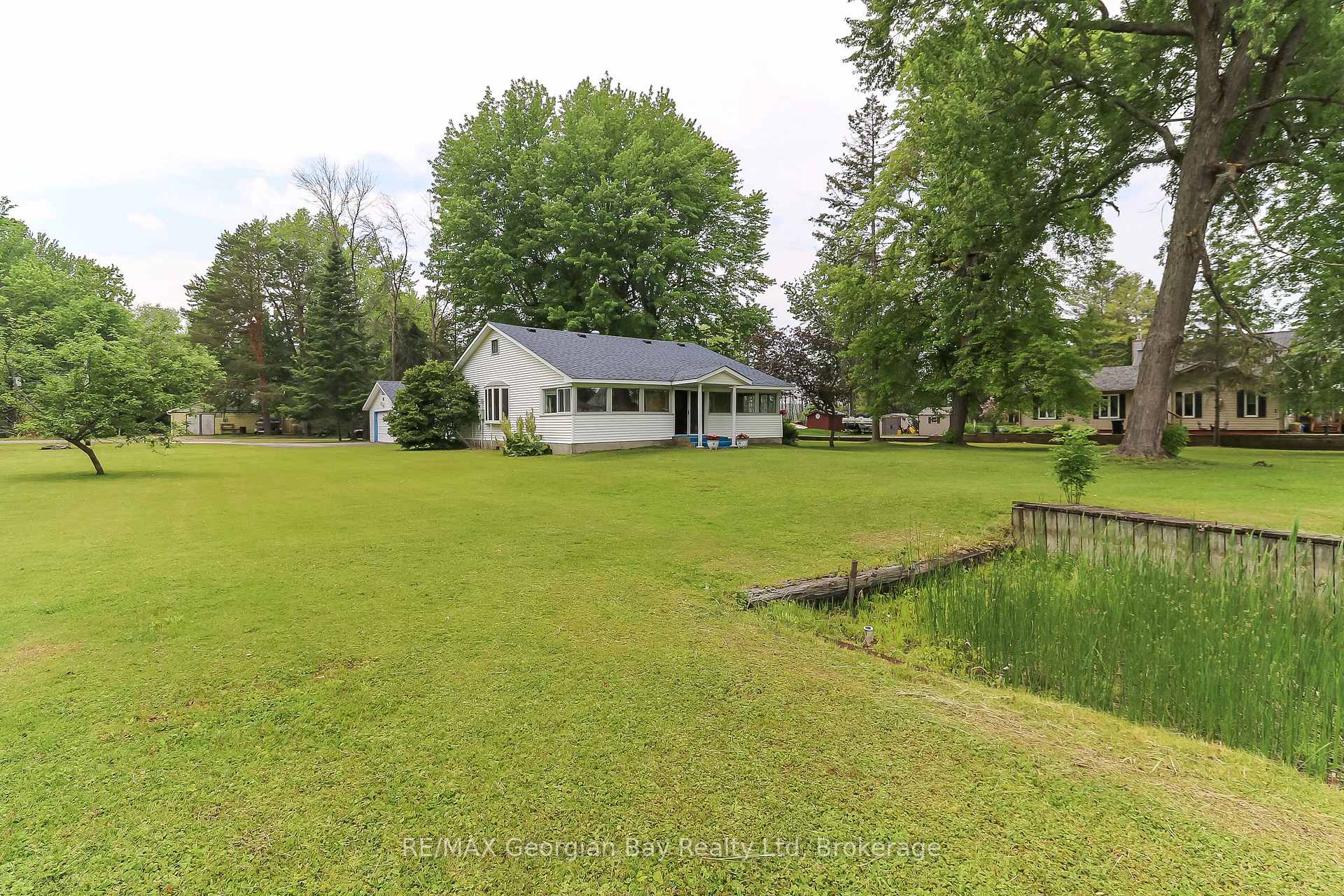 Photo 41 of 31 Hearthstone Drive, Tay, Rural Tay — HOMEH
