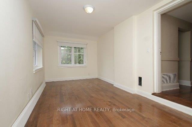 Photo 12 of Unit 2nd Flr, 31 Oriole Parkway, Toronto, Yonge-St. Clair — HOMEH