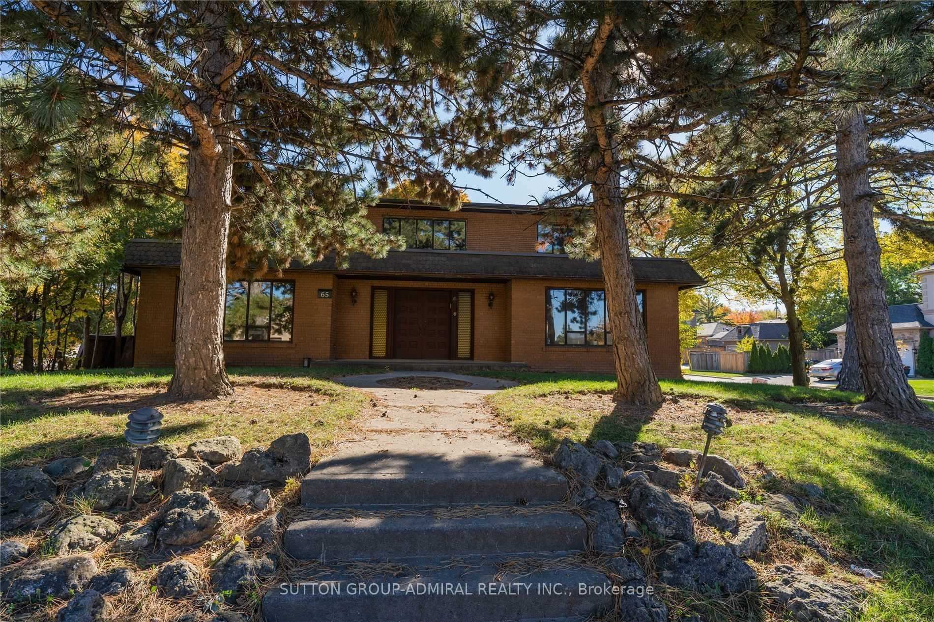 Photo 2 of 65 Regina Avenue, Toronto, Englemount-Lawrence — HOMEH