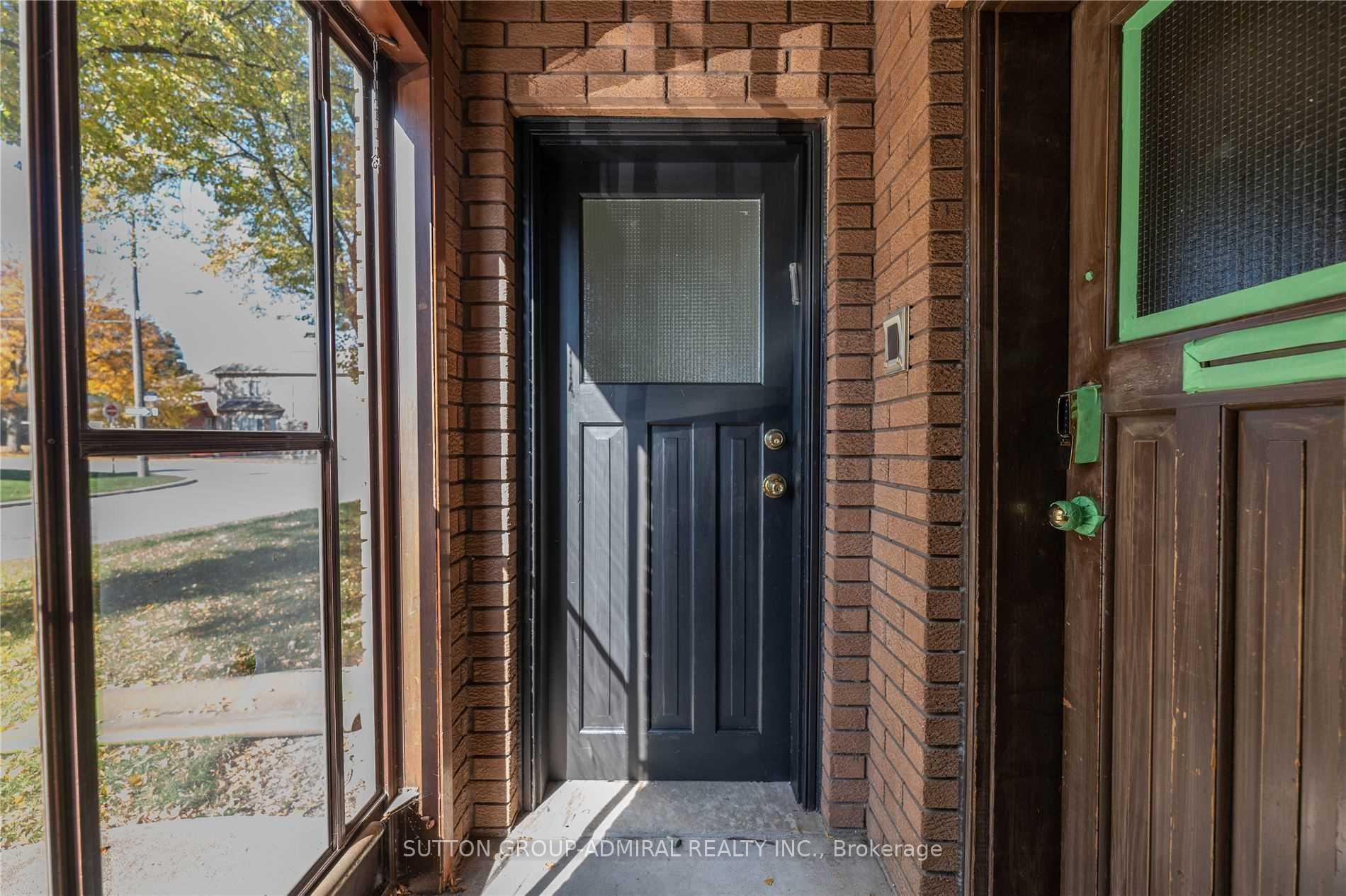 Photo 3 of 65 Regina Avenue, Toronto, Englemount-Lawrence — HOMEH