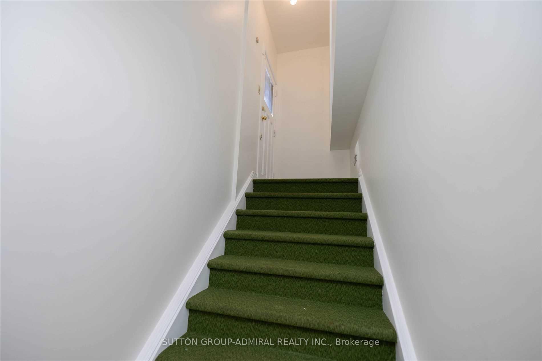 Photo 4 of 65 Regina Avenue, Toronto, Englemount-Lawrence — HOMEH