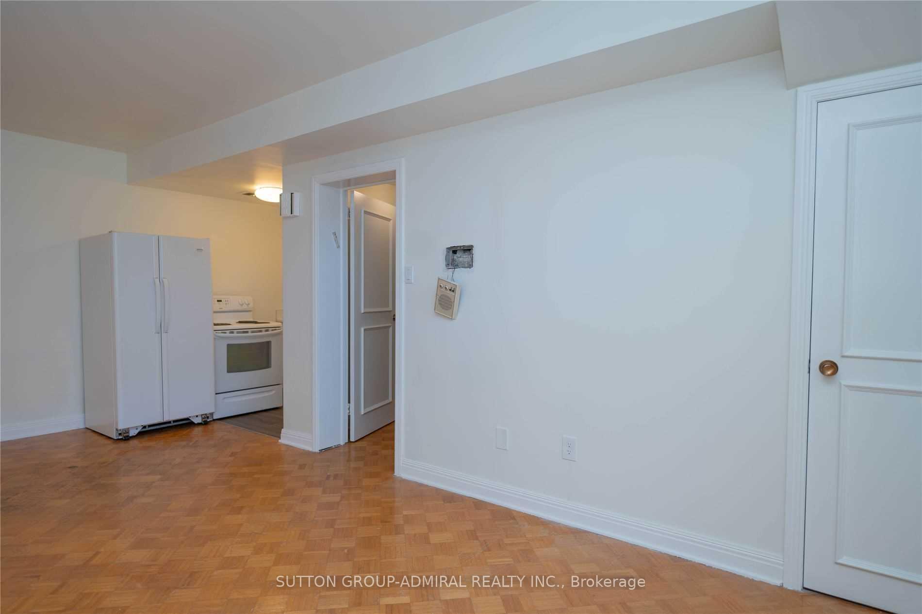 Photo 12 of 65 Regina Avenue, Toronto, Englemount-Lawrence — HOMEH