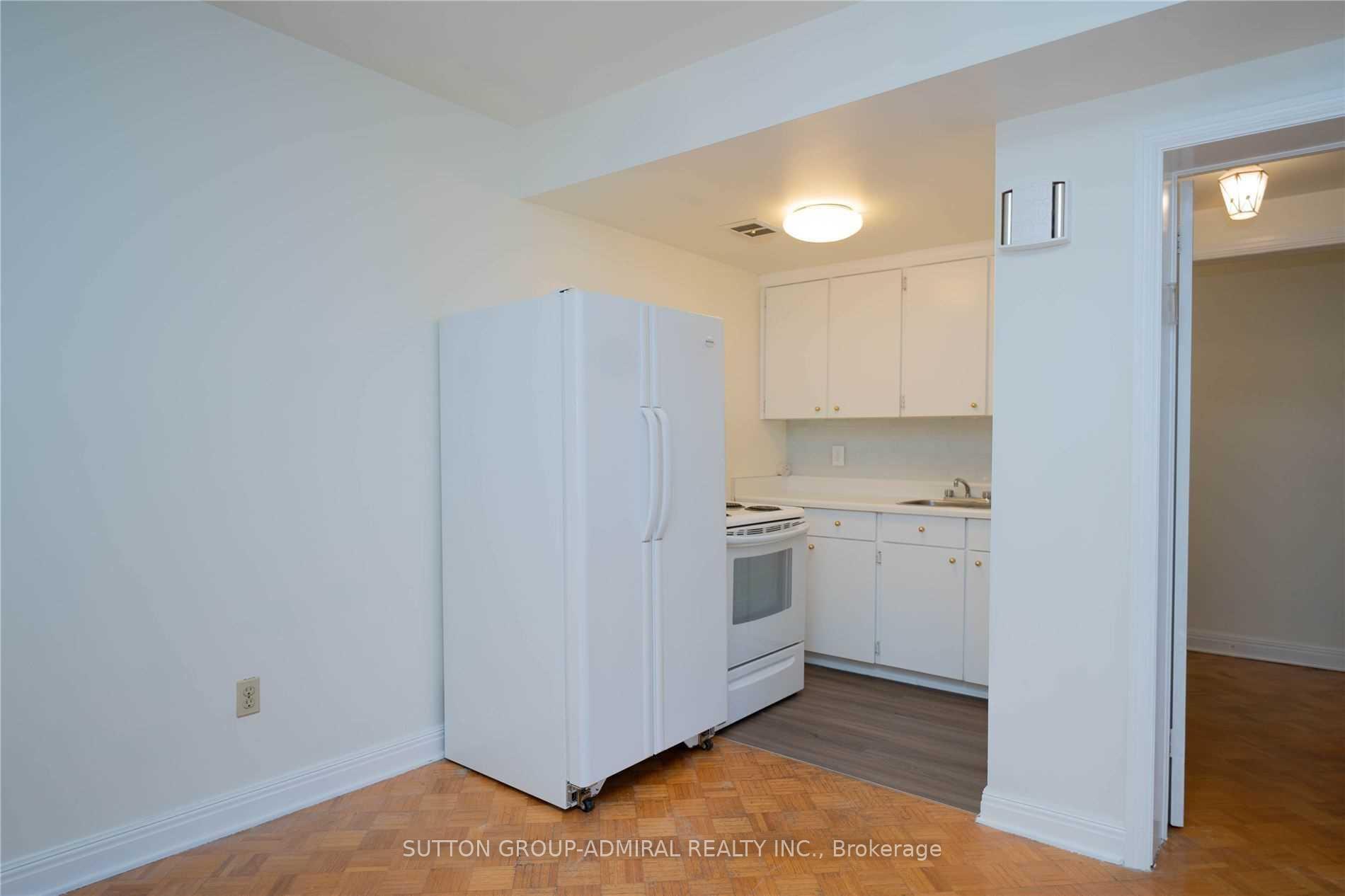 Photo 14 of 65 Regina Avenue, Toronto, Englemount-Lawrence — HOMEH