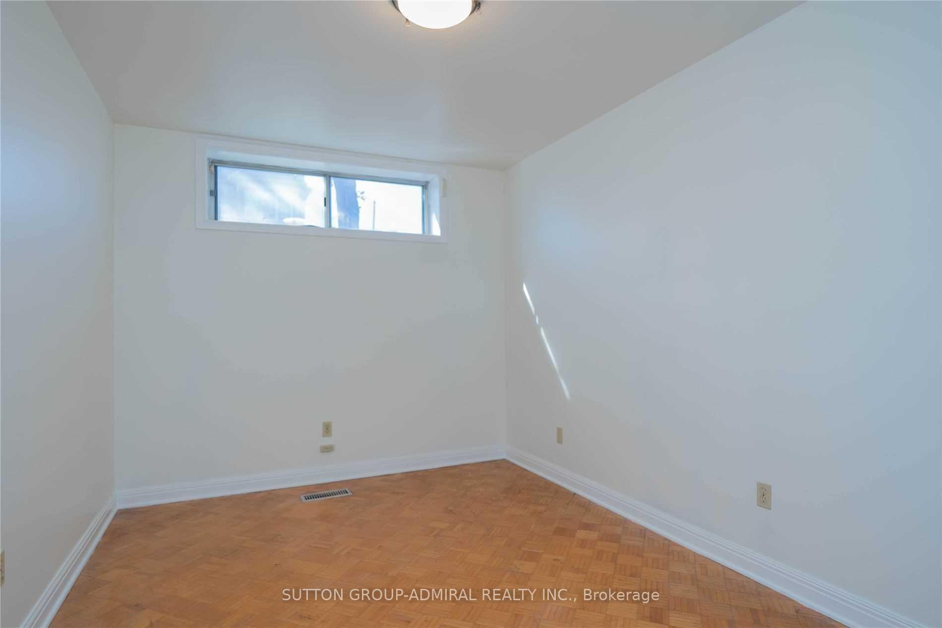 Photo 16 of 65 Regina Avenue, Toronto, Englemount-Lawrence — HOMEH