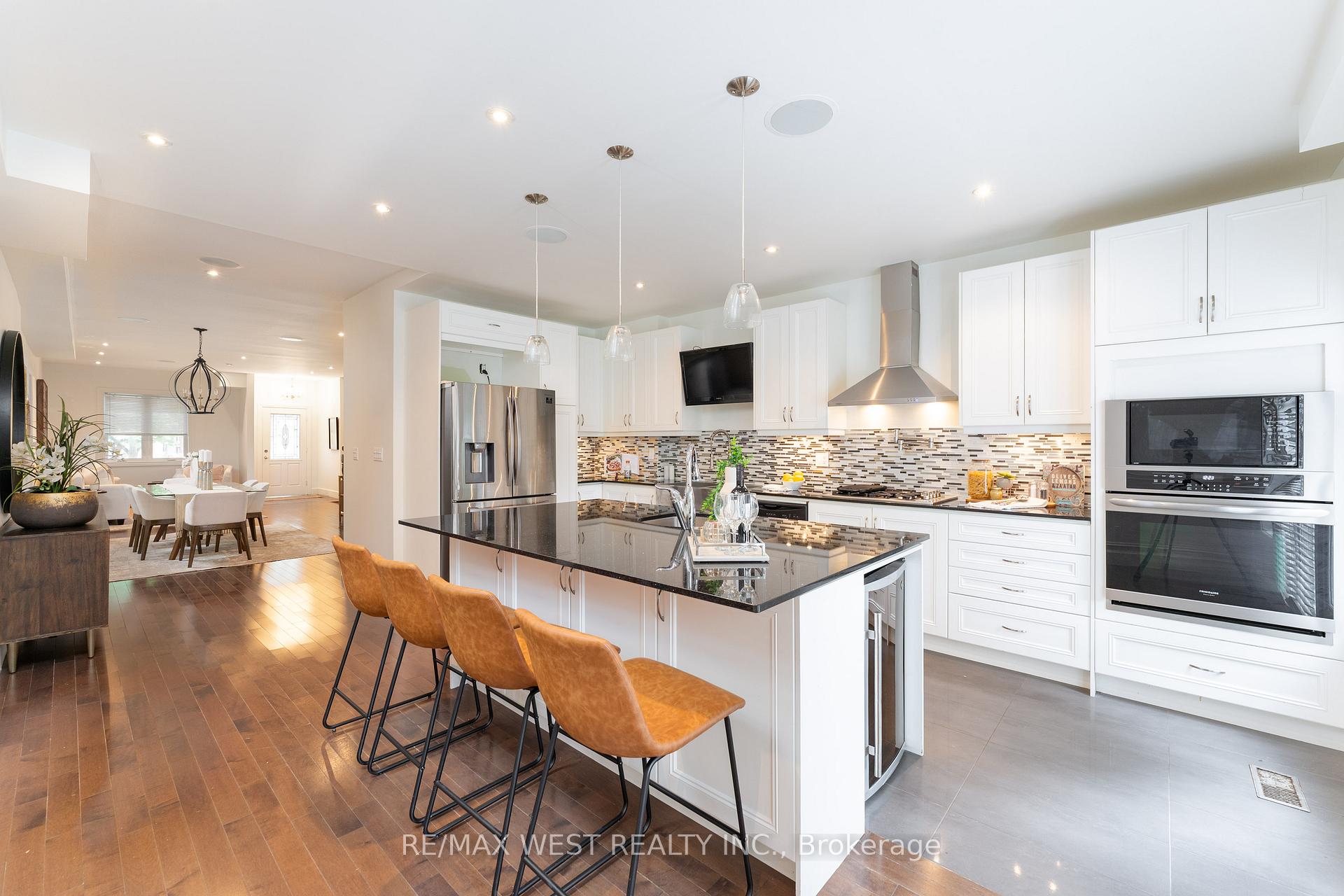 Photo 11 of 52 Woodycrest Avenue, Toronto, Danforth — HOMEH