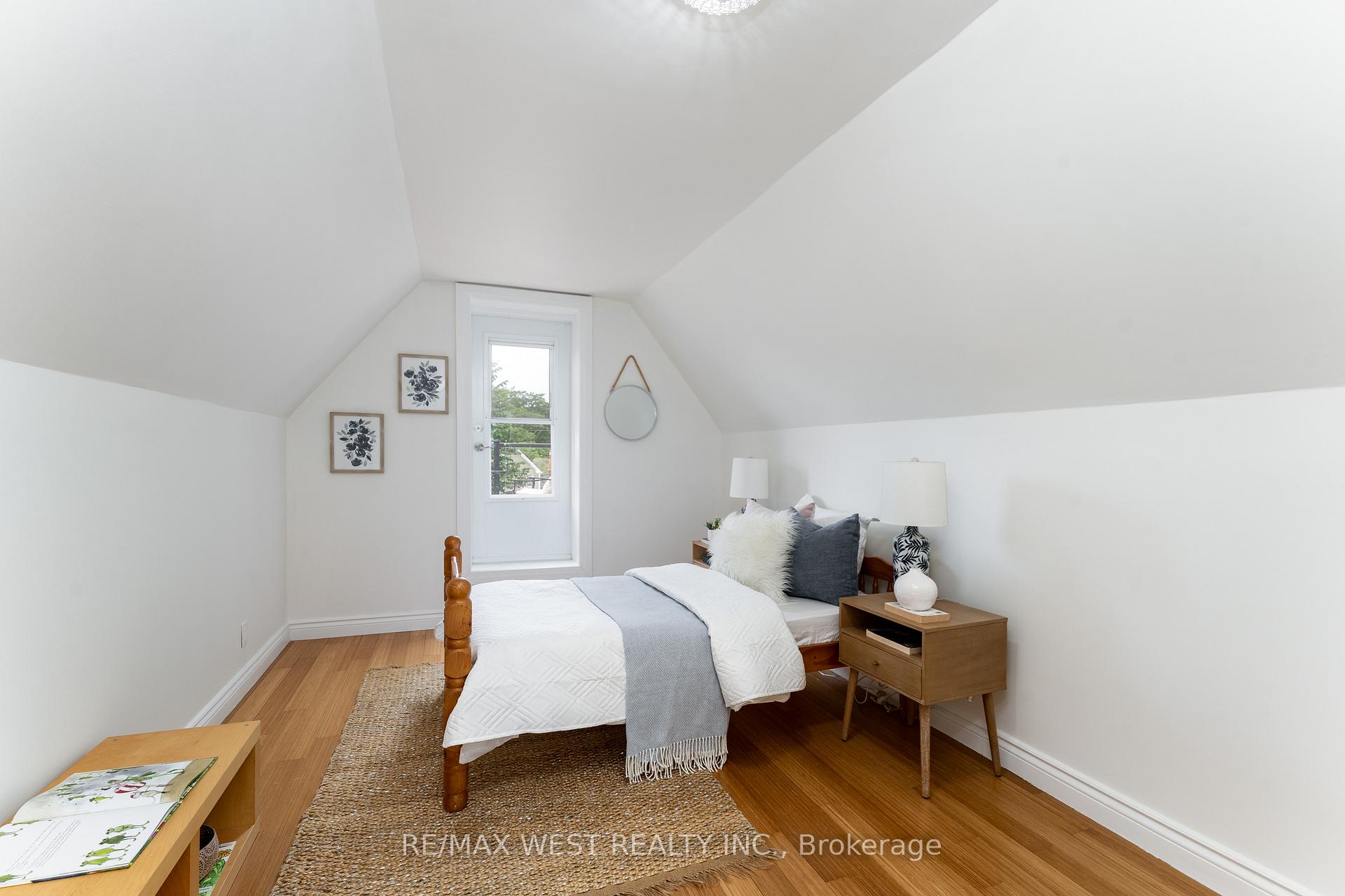 Photo 28 of 52 Woodycrest Avenue, Toronto, Danforth — HOMEH