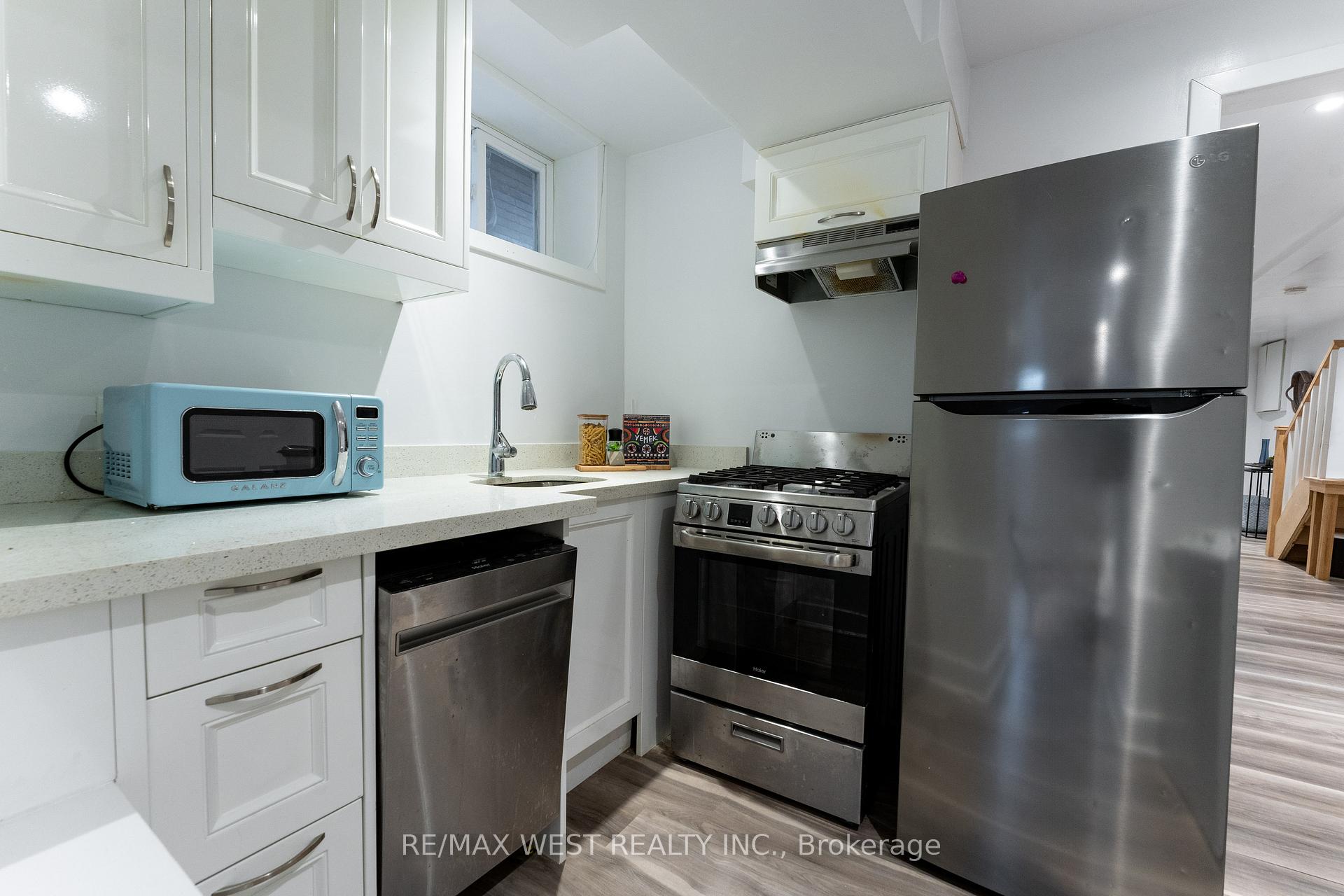 Photo 36 of 52 Woodycrest Avenue, Toronto, Danforth — HOMEH