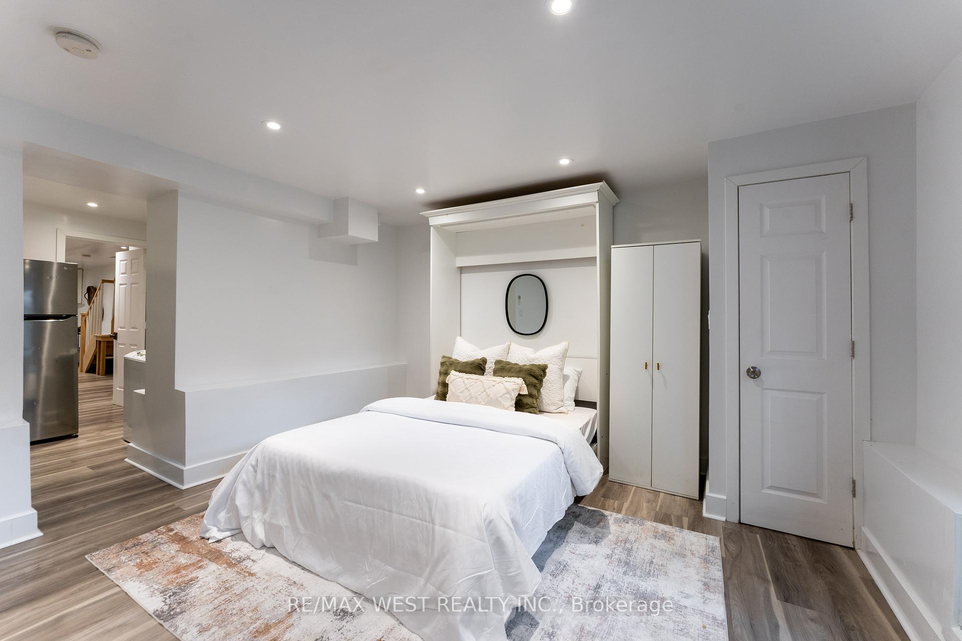 Photo 39 of 52 Woodycrest Avenue, Toronto, Danforth — HOMEH