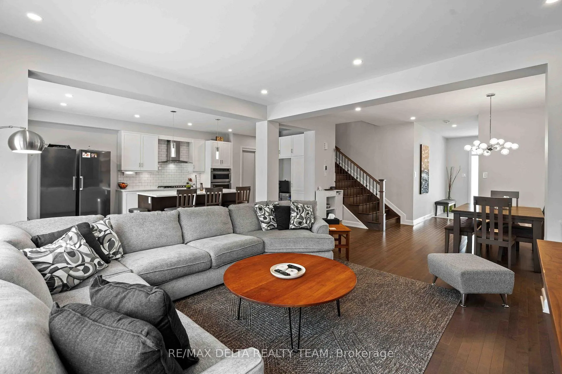 Photo 10 of 58 Hackamore Crescent, Ottawa, Goulbourn Twp From Franktown Rd/South To Rideau — HOMEH