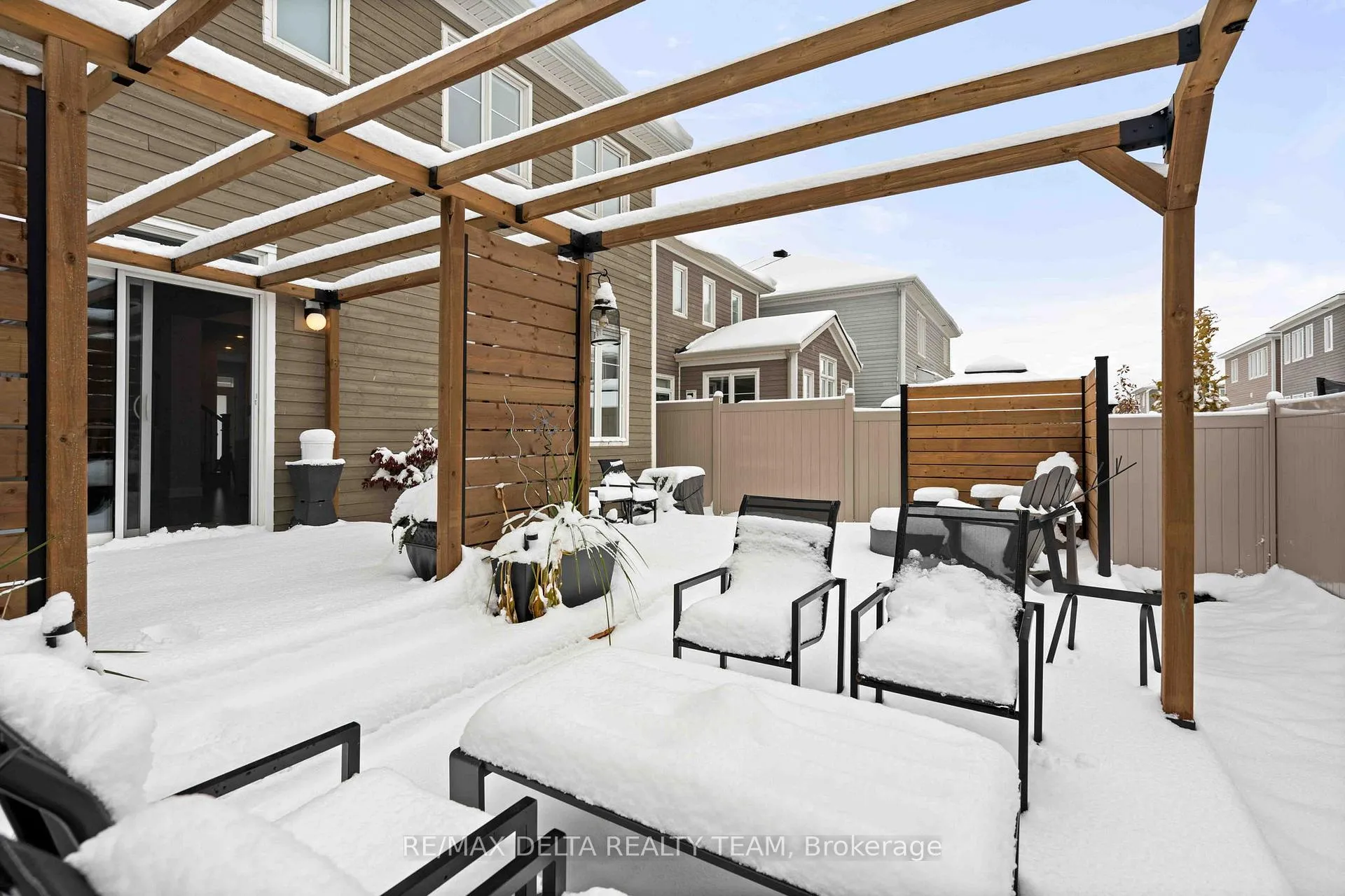 Photo 33 of 58 Hackamore Crescent, Ottawa, Goulbourn Twp From Franktown Rd/South To Rideau — HOMEH