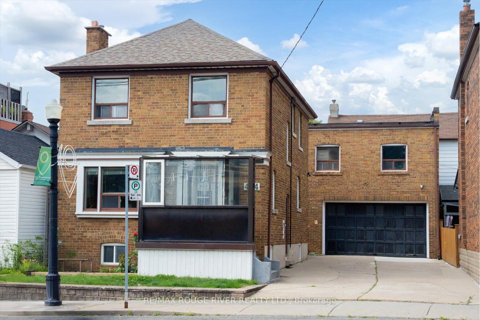 Front of 424 Oakwood Avenue