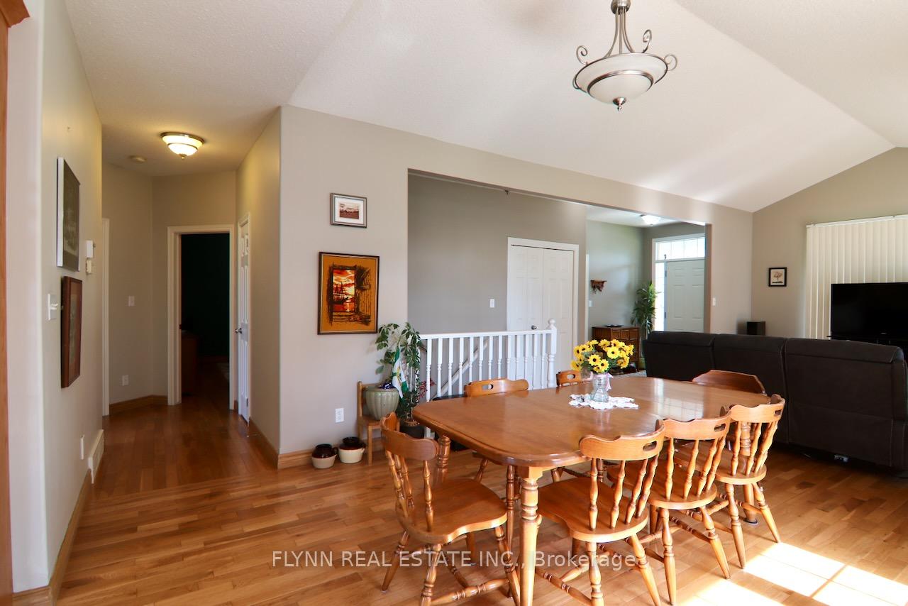 Photo 9 of 1500 Barron Road, Thorold, Port Robinson — HOMEH