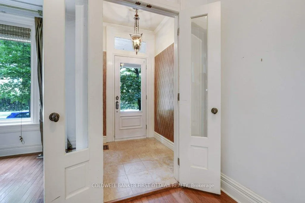 Photo 3 of 543 Besserer Street, Ottawa, Sandy Hill — HOMEH