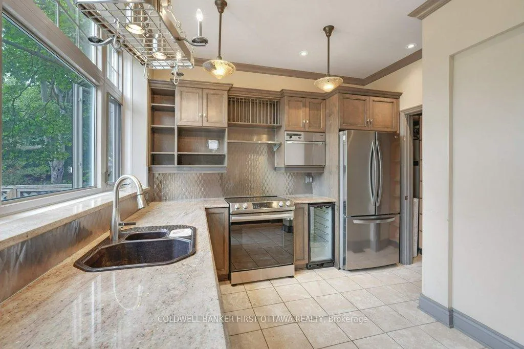 Photo 13 of 543 Besserer Street, Ottawa, Sandy Hill — HOMEH