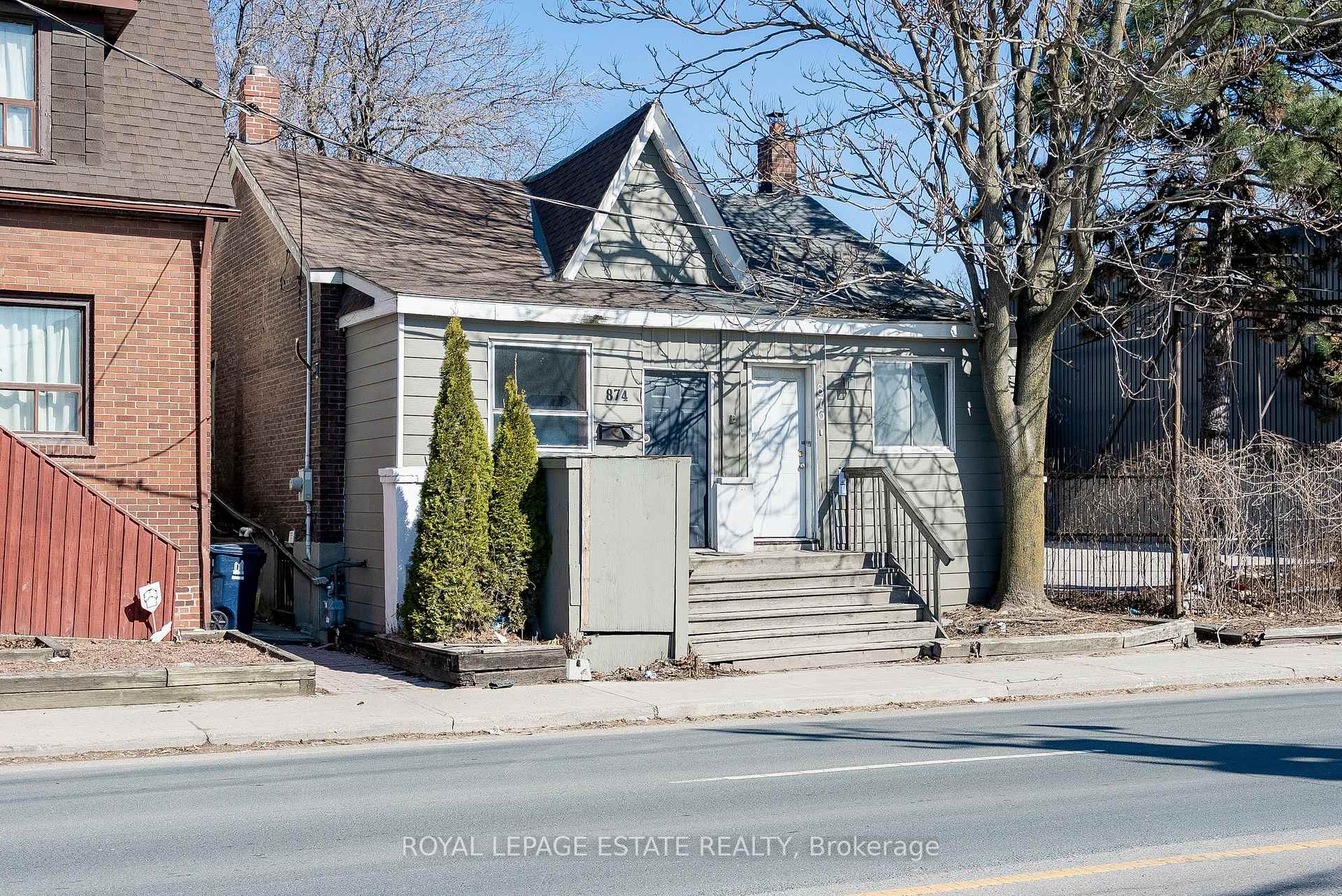 Photo 2 of 876 Eastern Avenue, Toronto, Greenwood-Coxwell — HOMEH