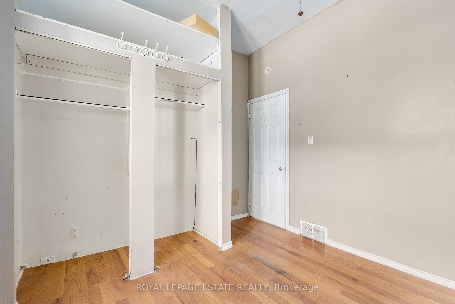 Photo 11 of 876 Eastern Avenue, Toronto, Greenwood-Coxwell — HOMEH
