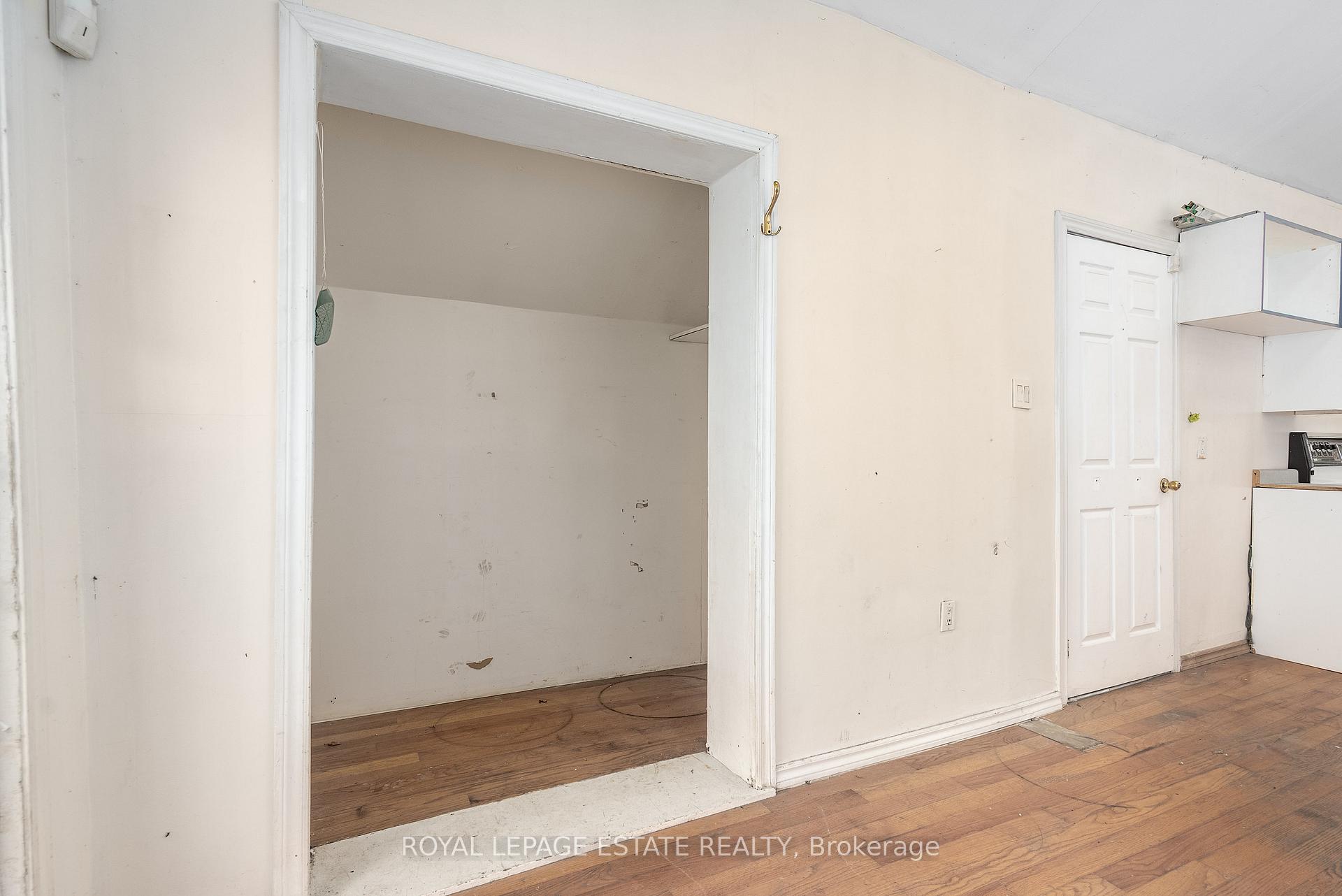 Photo 17 of 876 Eastern Avenue, Toronto, Greenwood-Coxwell — HOMEH