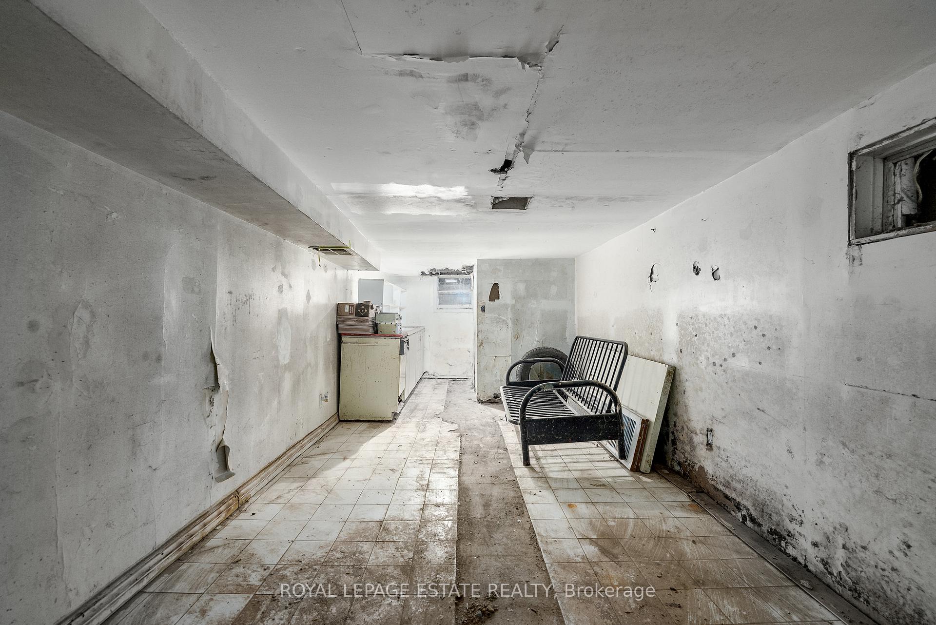 Photo 23 of 876 Eastern Avenue, Toronto, Greenwood-Coxwell — HOMEH