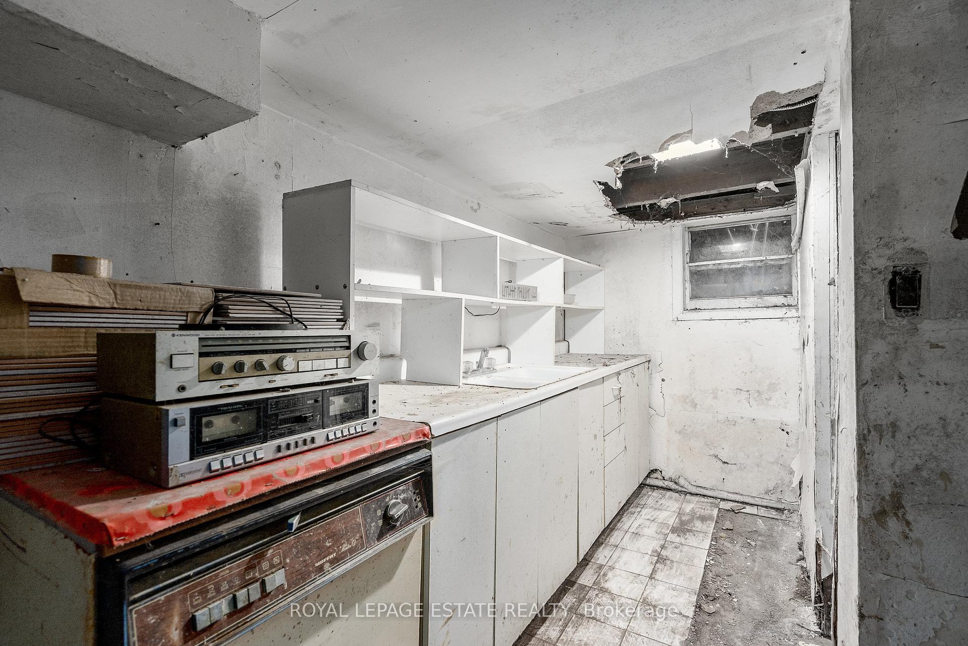 Photo 24 of 876 Eastern Avenue, Toronto, Greenwood-Coxwell — HOMEH