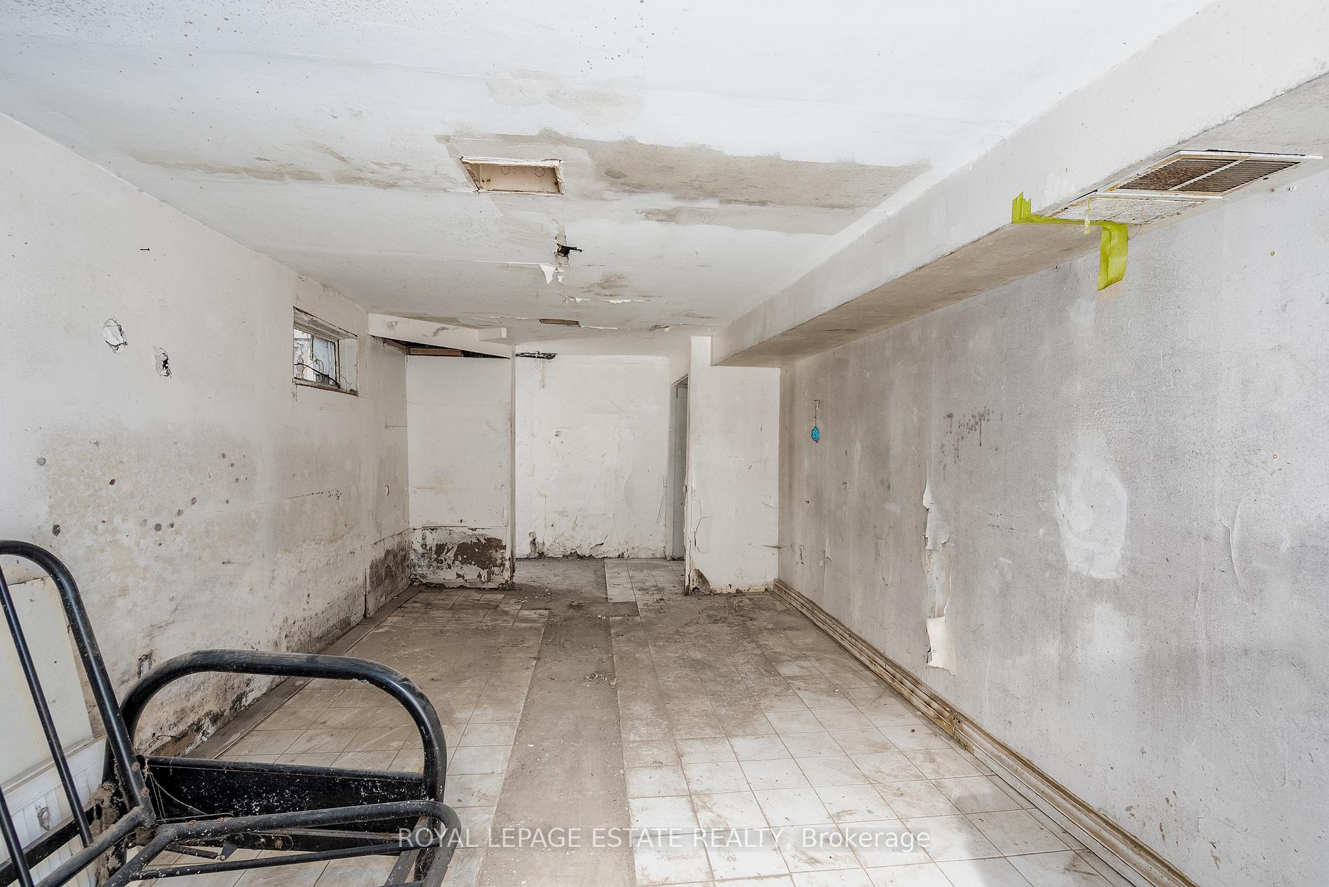 Photo 25 of 876 Eastern Avenue, Toronto, Greenwood-Coxwell — HOMEH